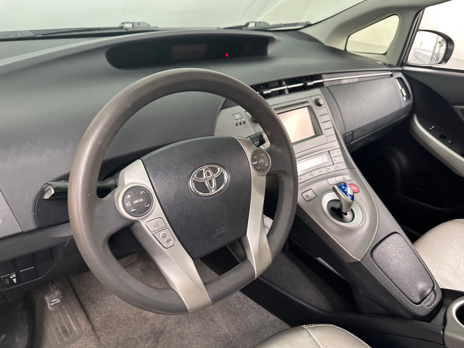Thumbnail: 2014 Toyota Prius - 5