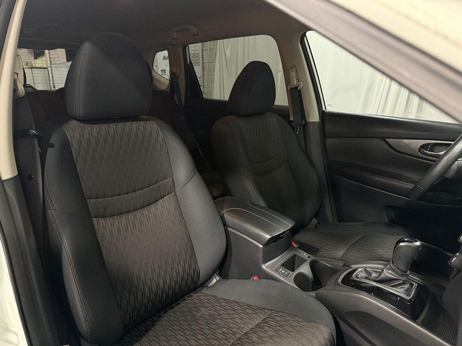 Thumbnail: 2017 Nissan Rogue - 2