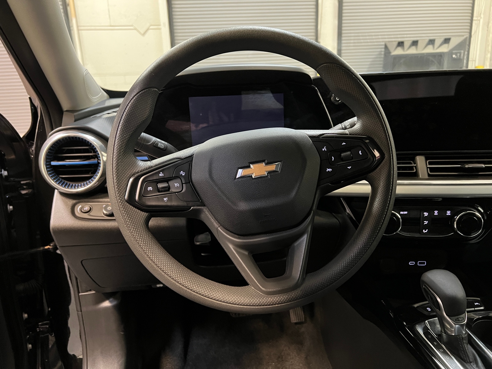 Thumbnail: 2025 Chevrolet Trax - 5