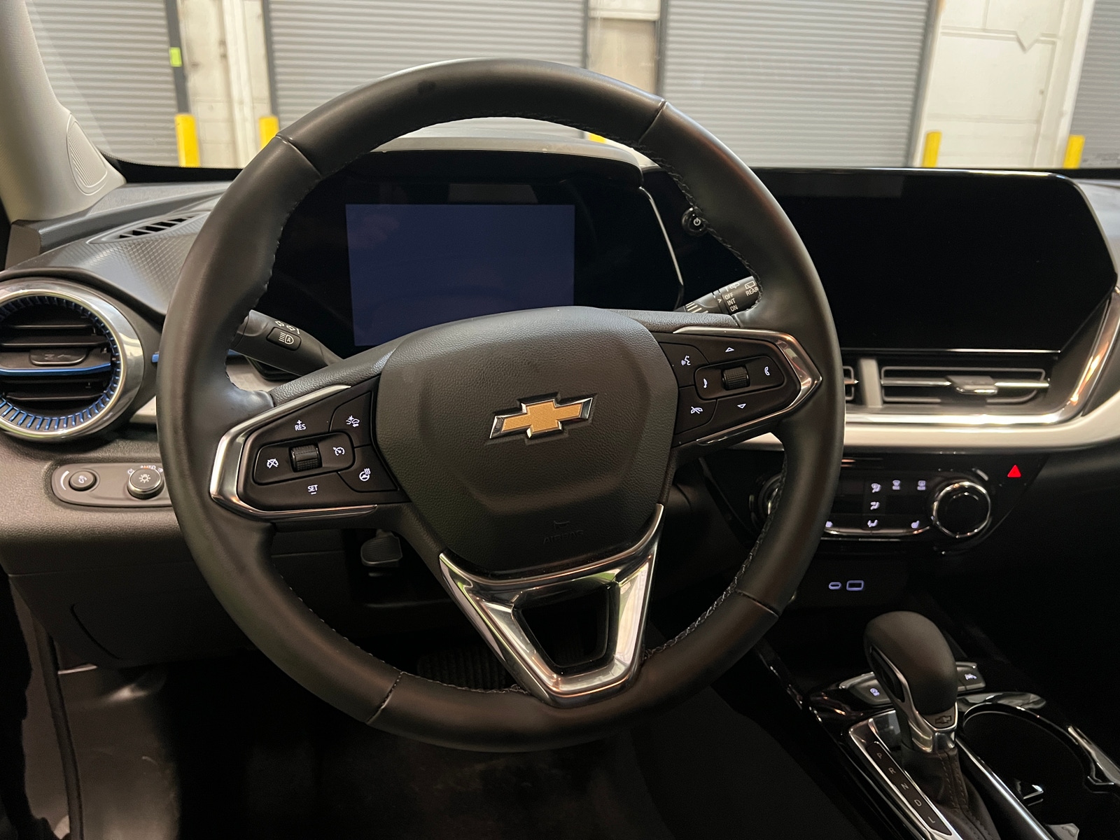 Thumbnail: 2025 Chevrolet Trax - 5