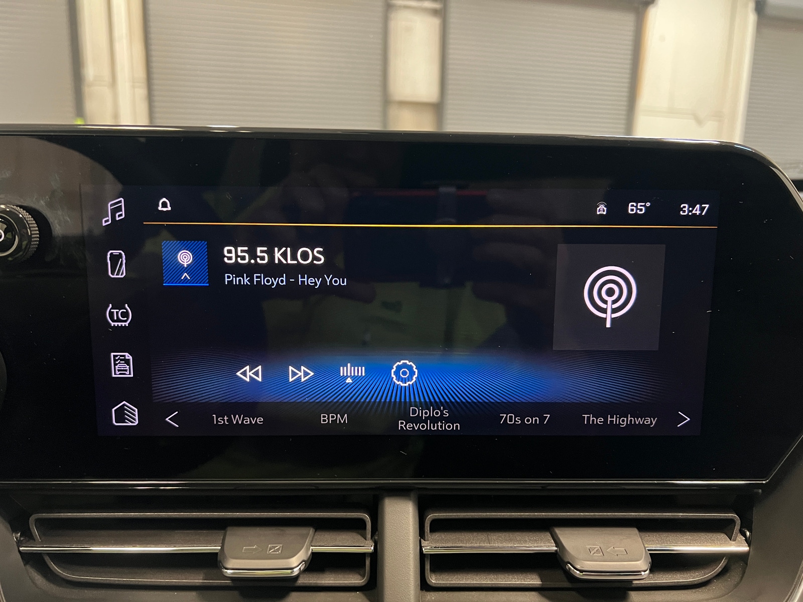 Thumbnail: 2025 Chevrolet Trax - 4