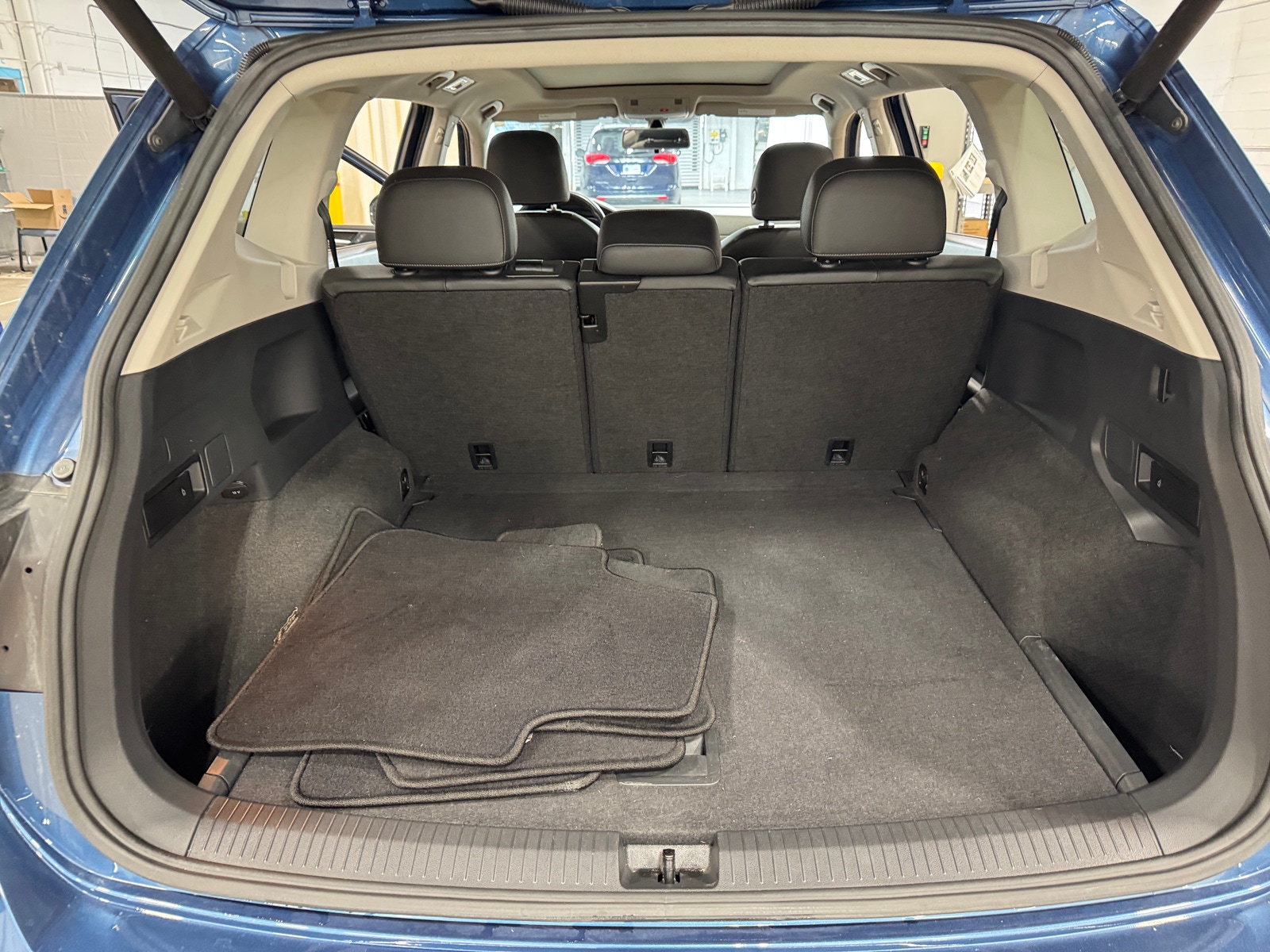 Thumbnail: 2018 Volkswagen Tiguan - 6