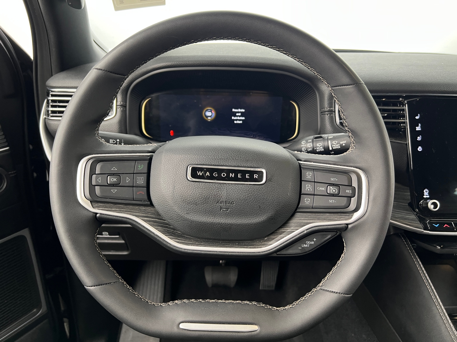 Thumbnail: 2023 Jeep Wagoneer - 4