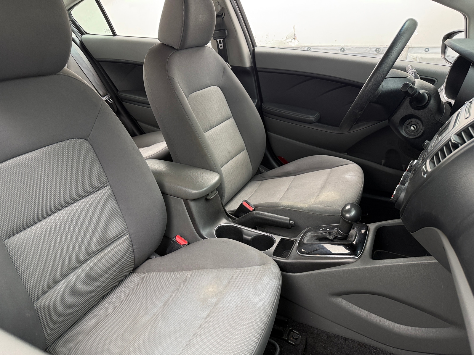 Thumbnail: 2017 Kia Forte - 2