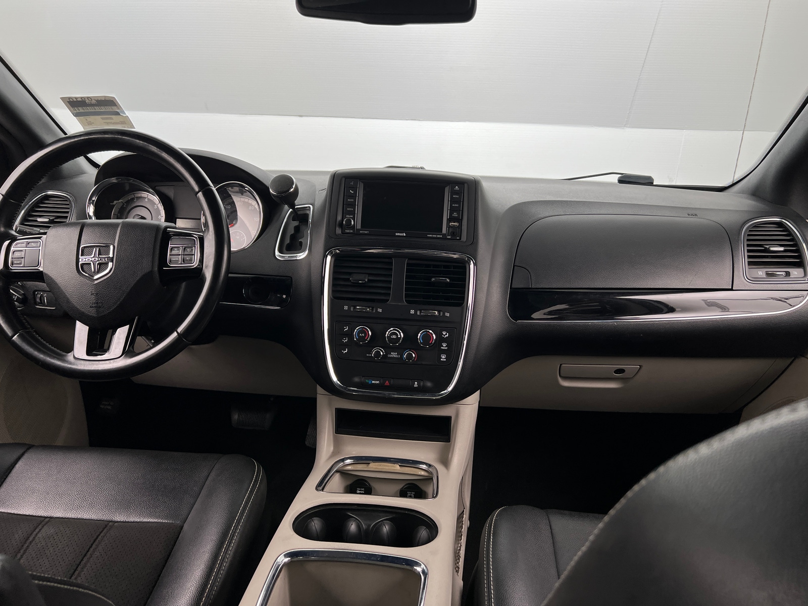 Thumbnail: 2019 Dodge Grand Caravan - 2