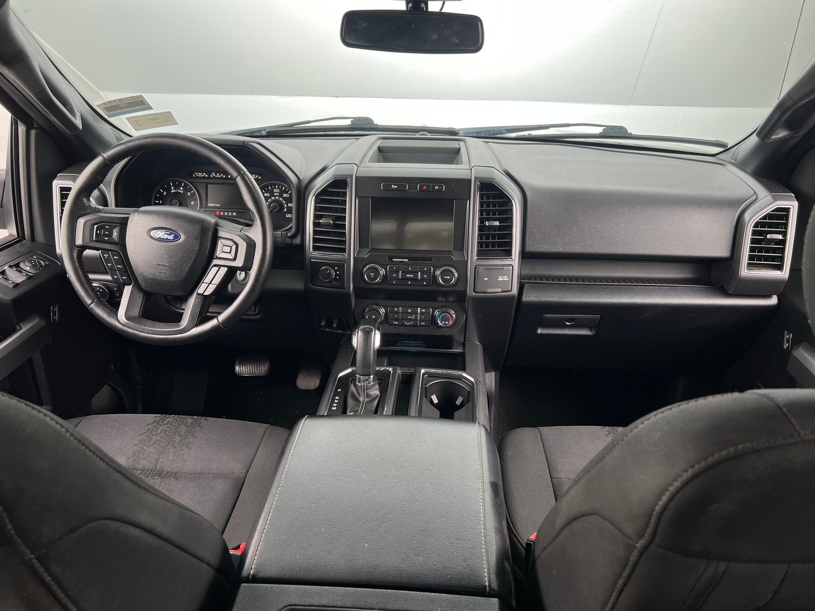 Thumbnail: 2019 Ford Econoline - 3