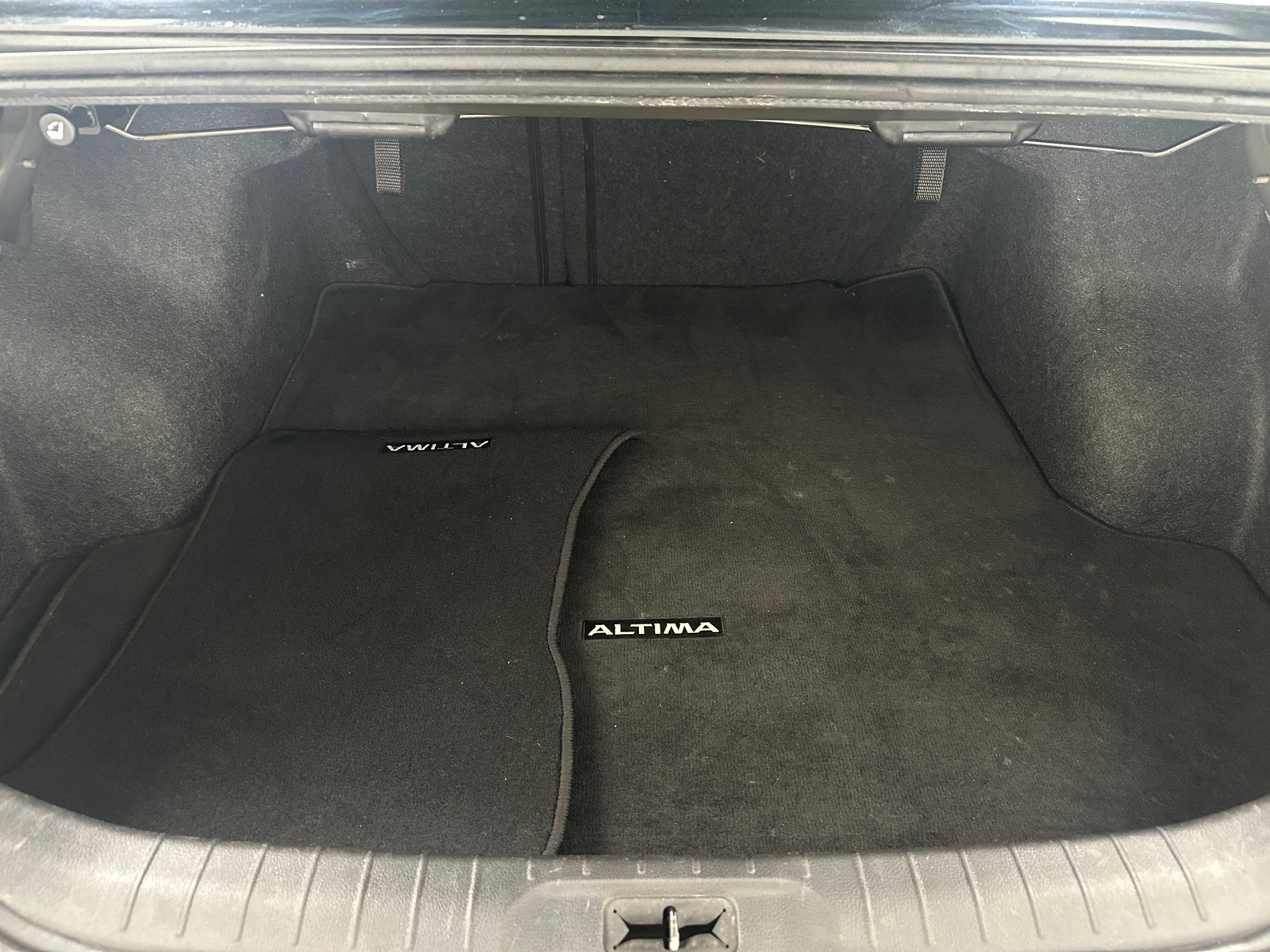 Thumbnail: 2022 Nissan Altima - 7