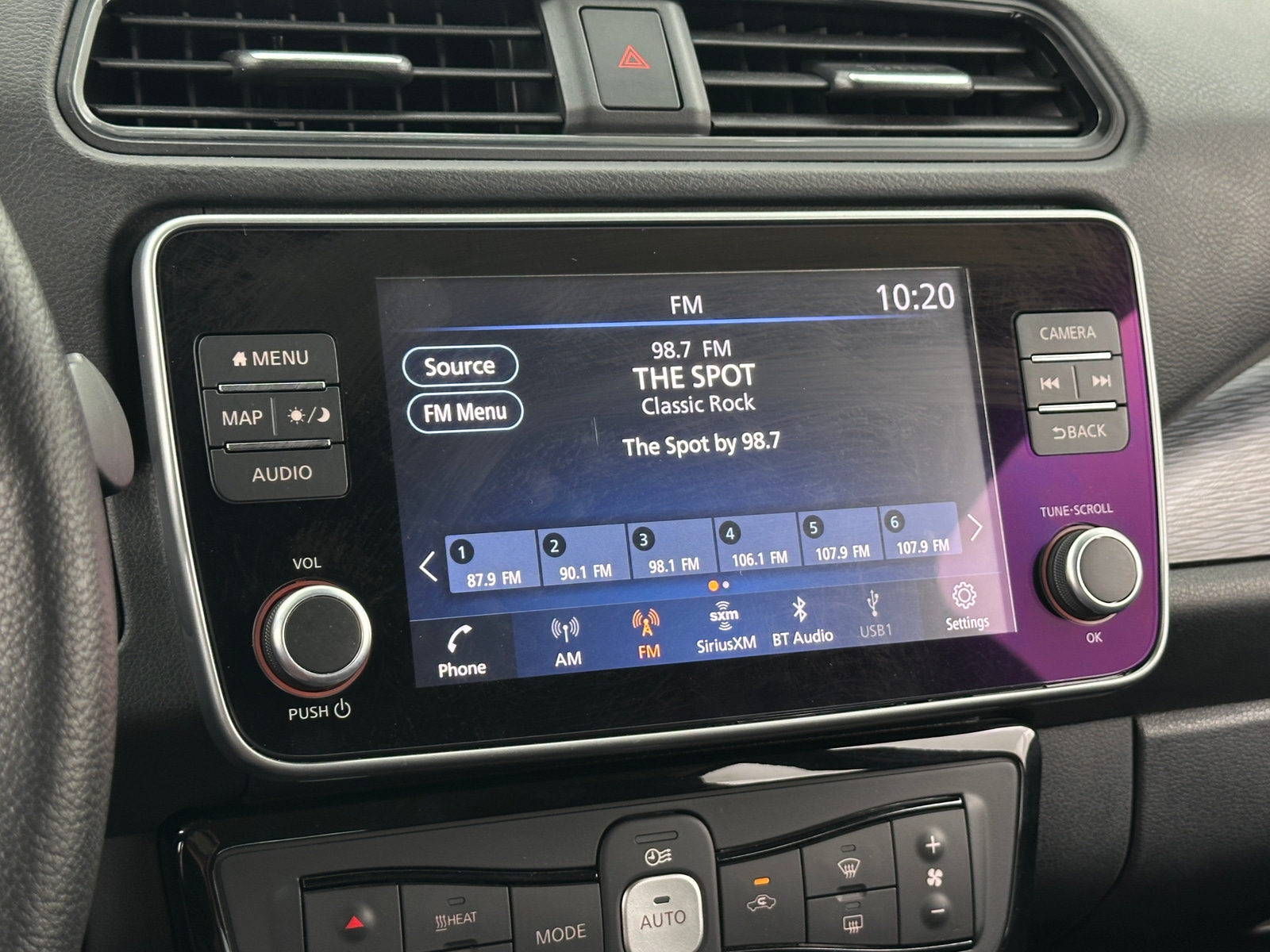 Thumbnail: 2023 Nissan Leaf - 4