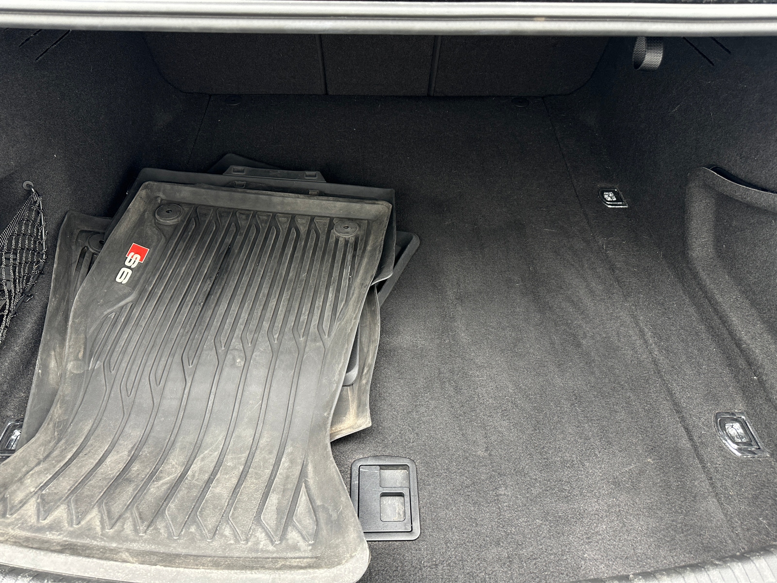 Thumbnail: 2020 Audi S6 - 6