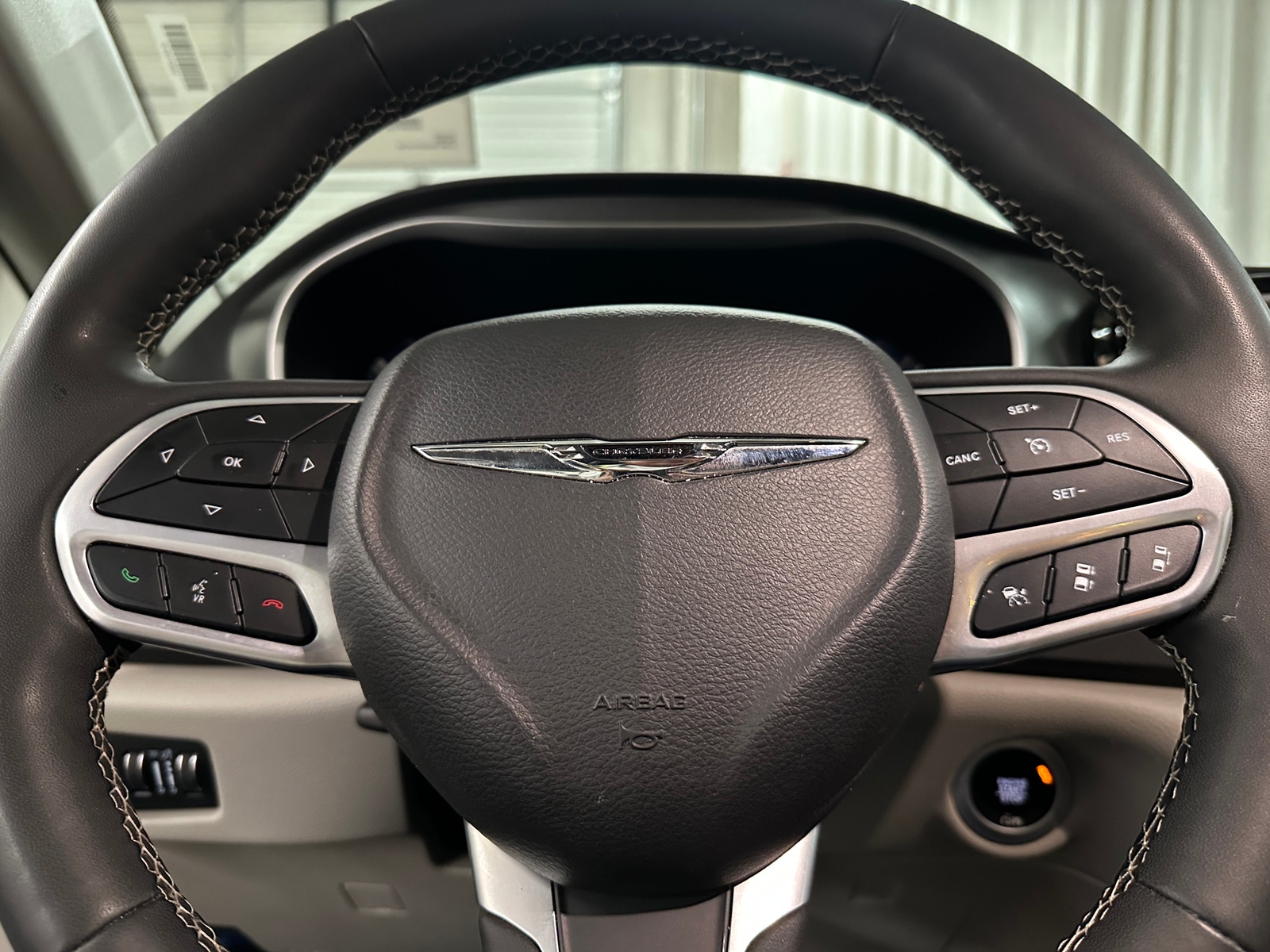 Thumbnail: 2024 Chrysler Pacifica - 4