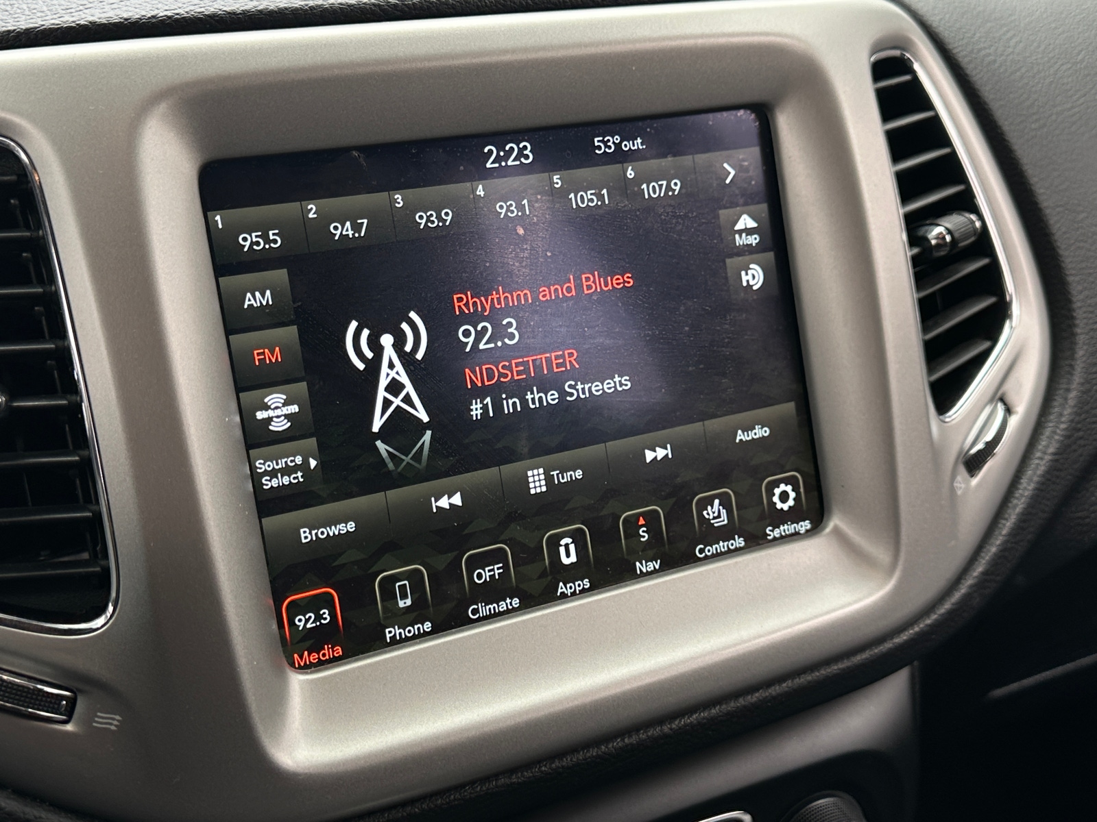 Thumbnail: 2021 Jeep Compass - 3