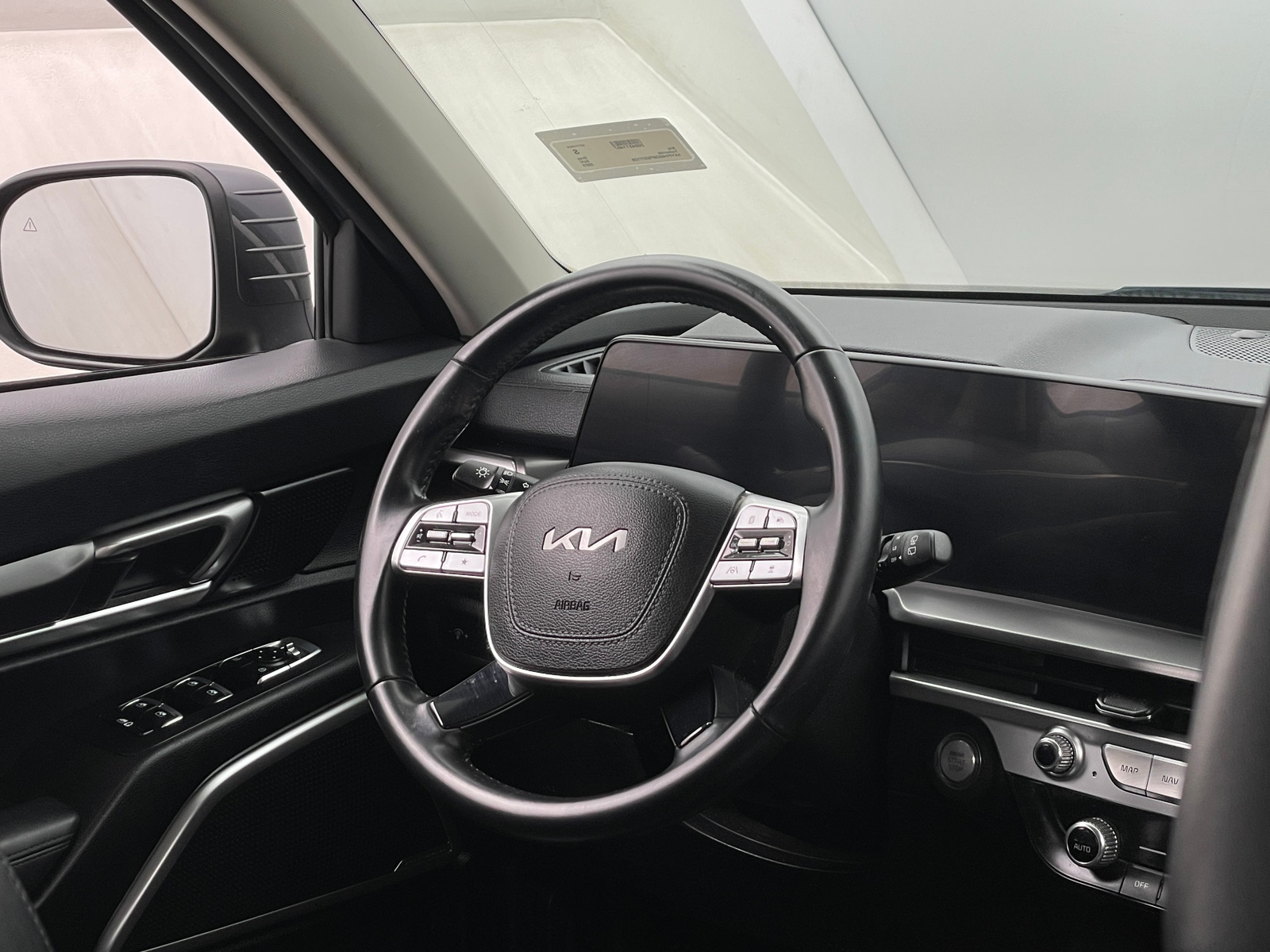 Thumbnail: 2023 Kia Telluride - 4