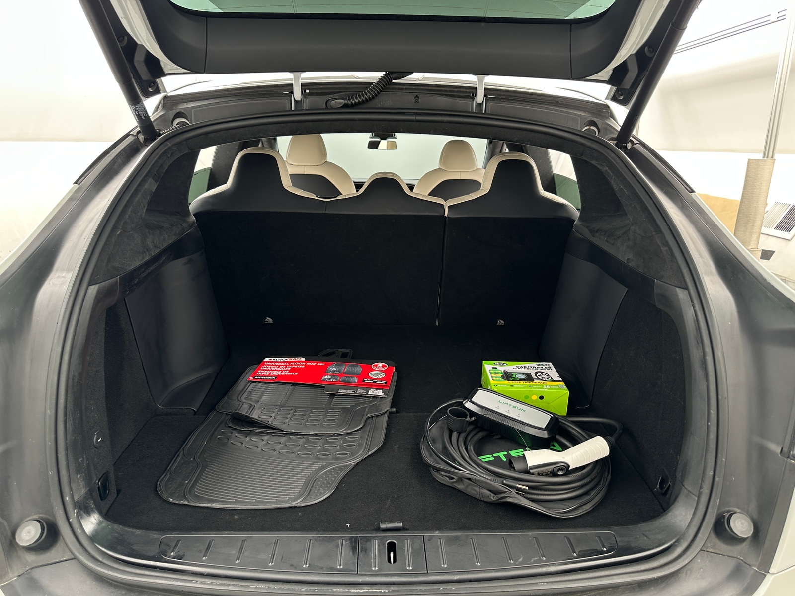 Thumbnail: 2020 Tesla Model X - 6