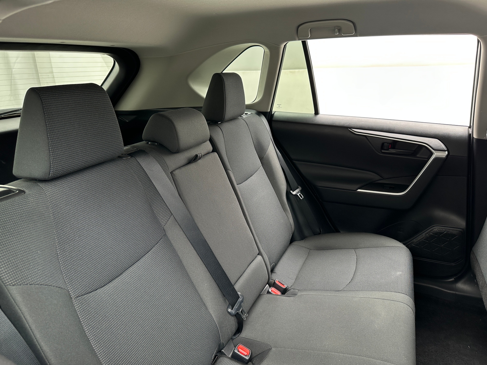 Thumbnail: 2021 Toyota RAV4 - 6