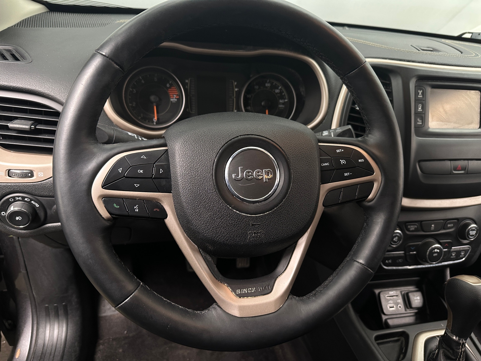 Thumbnail: 2018 Jeep Cherokee - 5