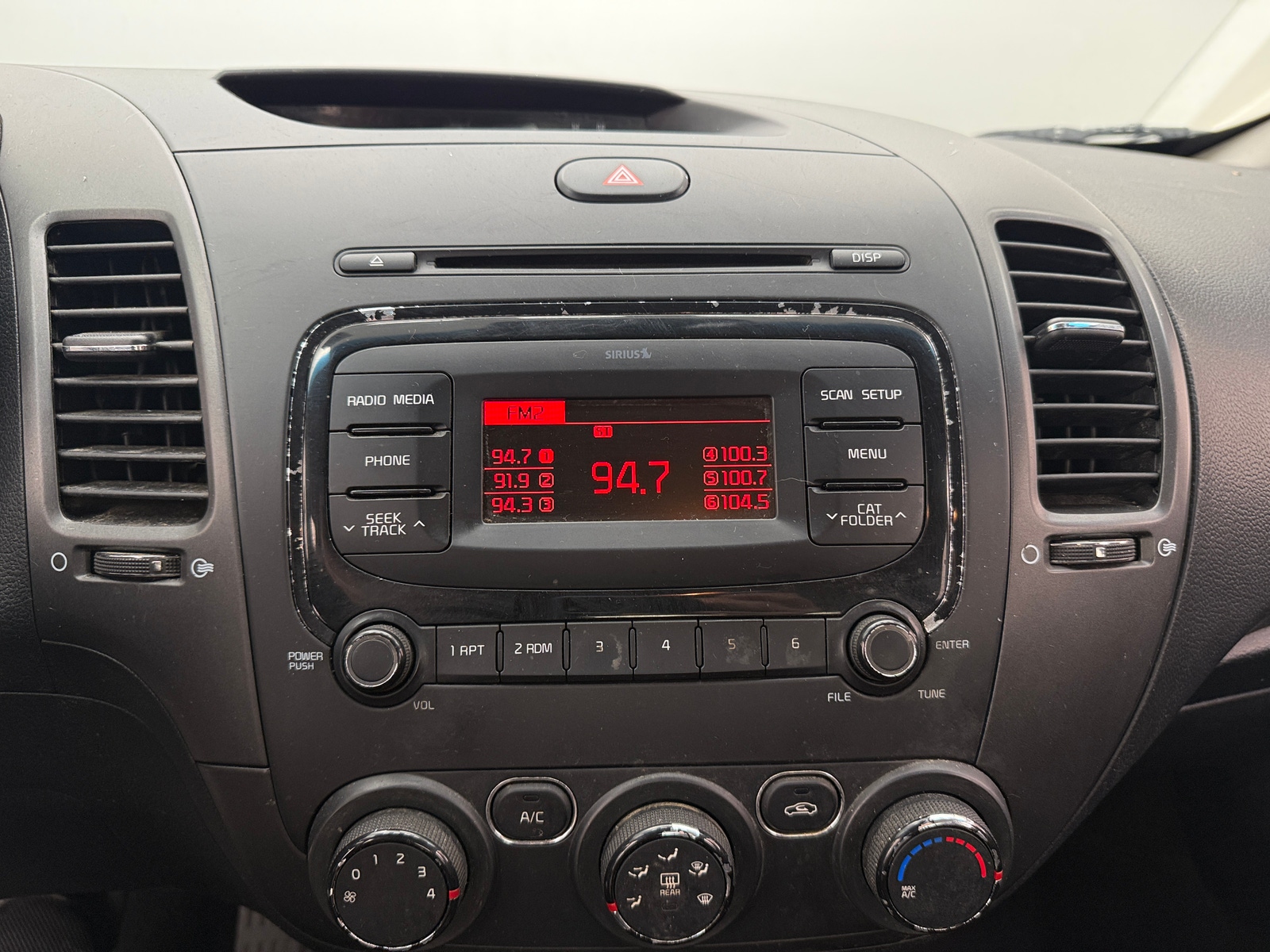 Thumbnail: 2017 Kia Forte - 4