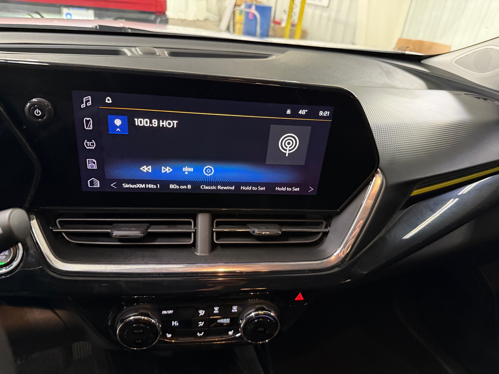 Thumbnail: 2025 Chevrolet Trax - 3