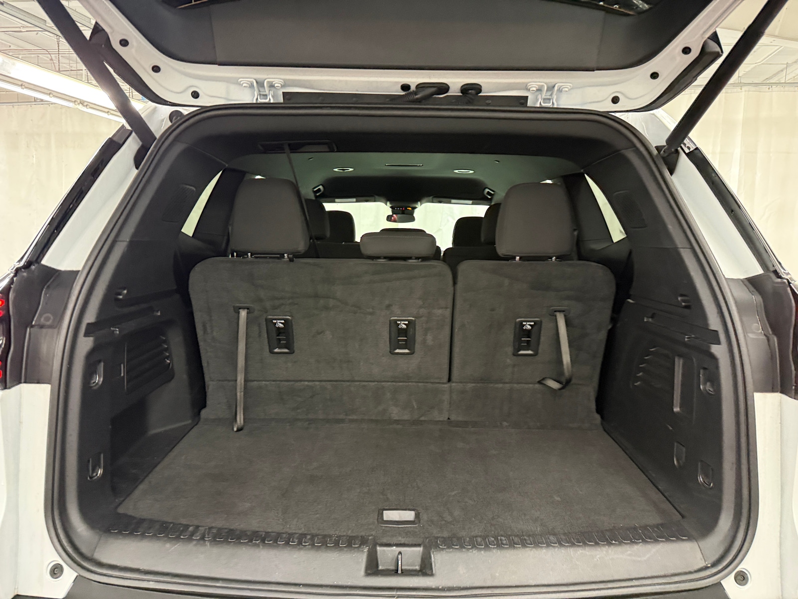 Thumbnail: 2025 GMC Acadia - 7