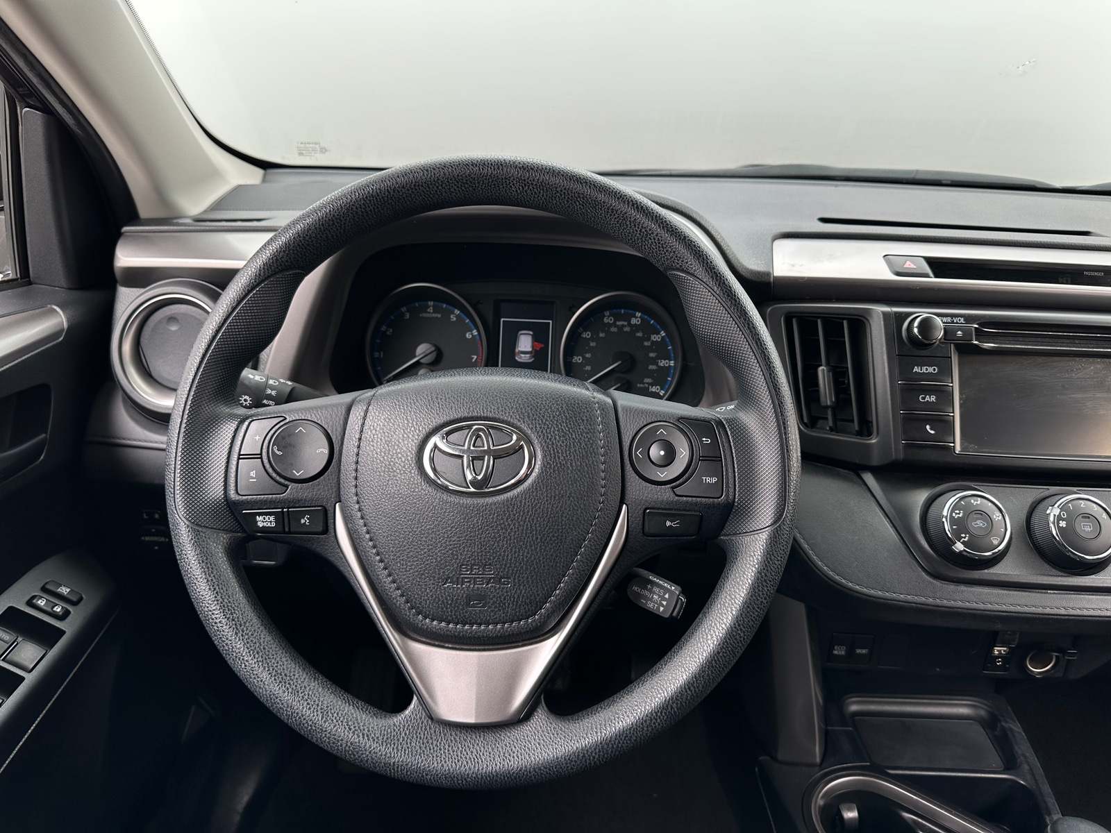 Thumbnail: 2017 Toyota RAV4 - 5