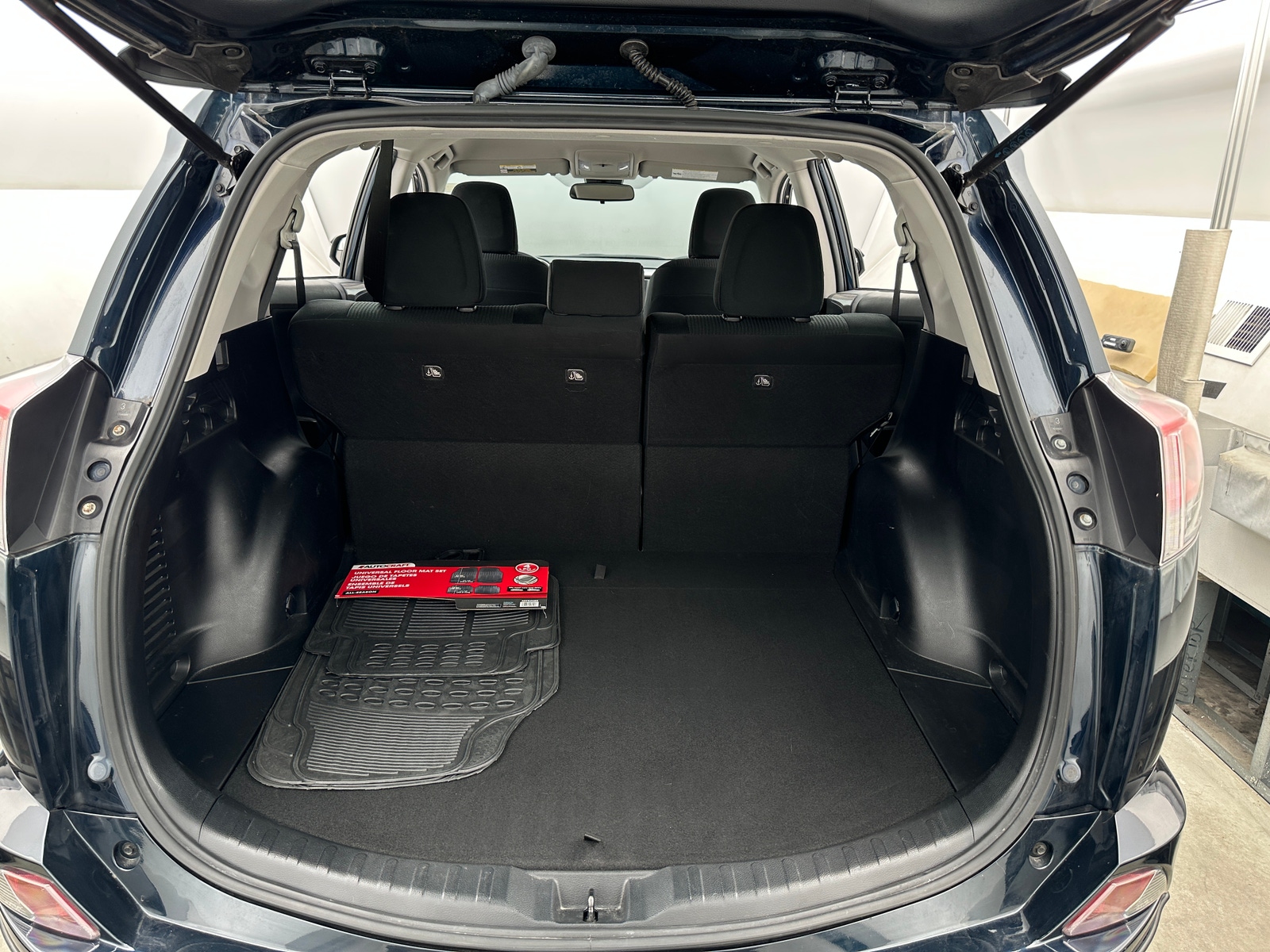 Thumbnail: 2017 Toyota RAV4 - 7