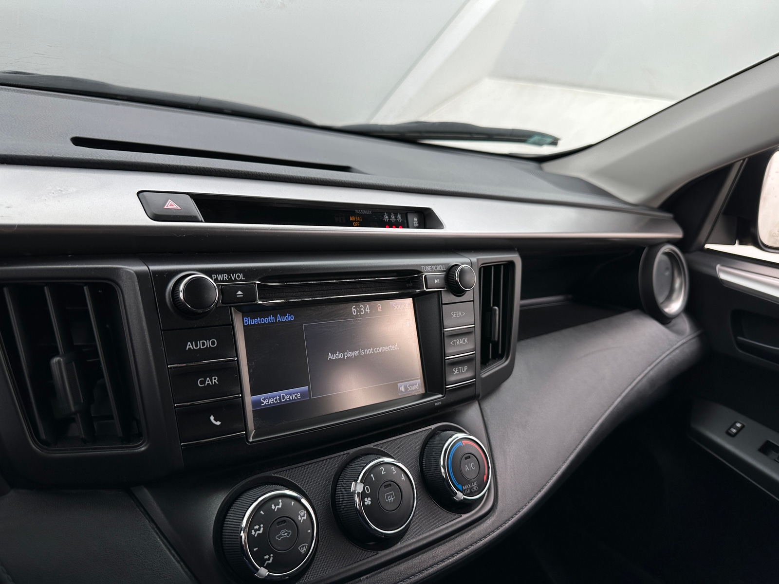 Thumbnail: 2017 Toyota RAV4 - 4