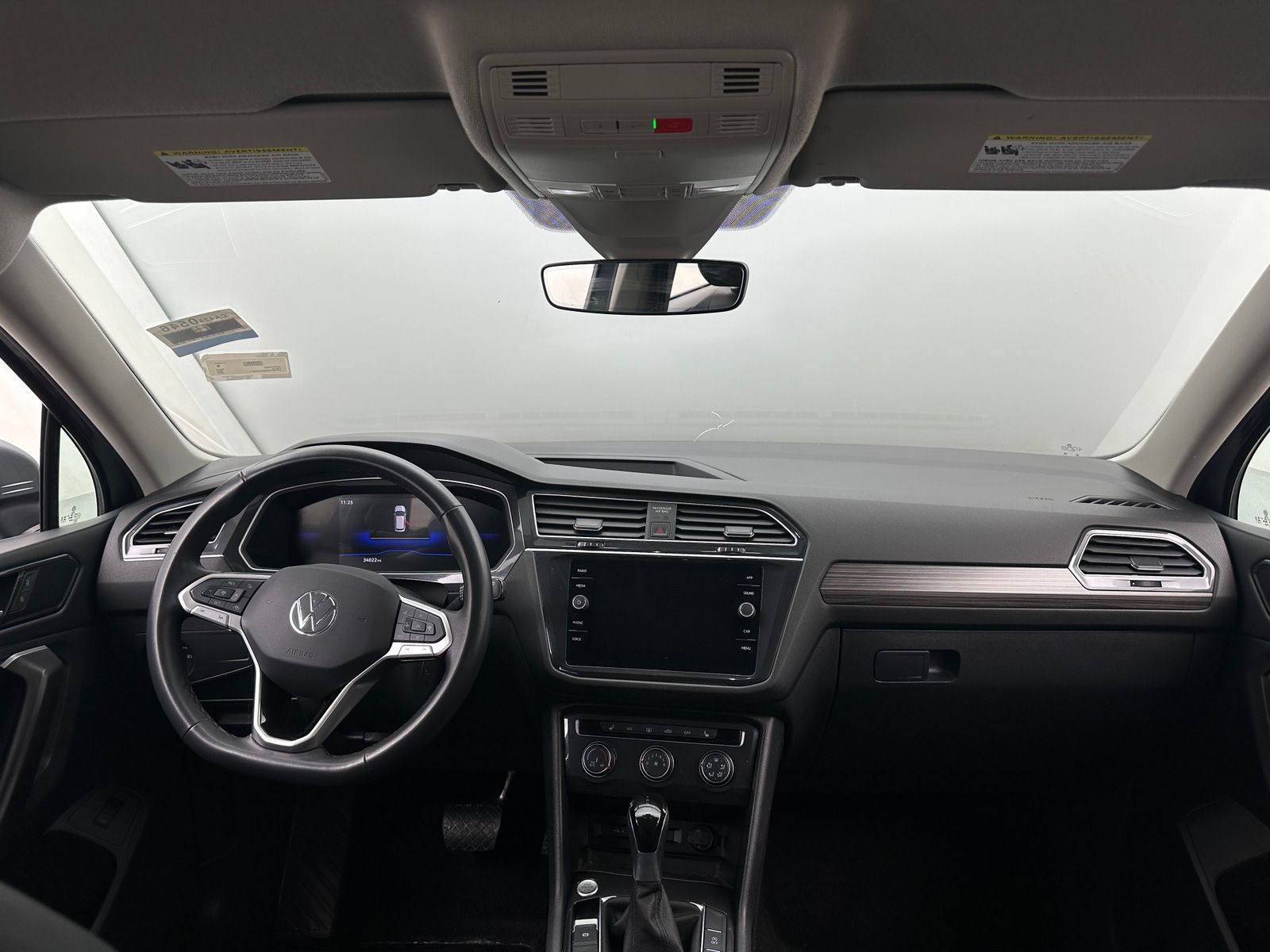 Thumbnail: 2024 Volkswagen Tiguan - 2