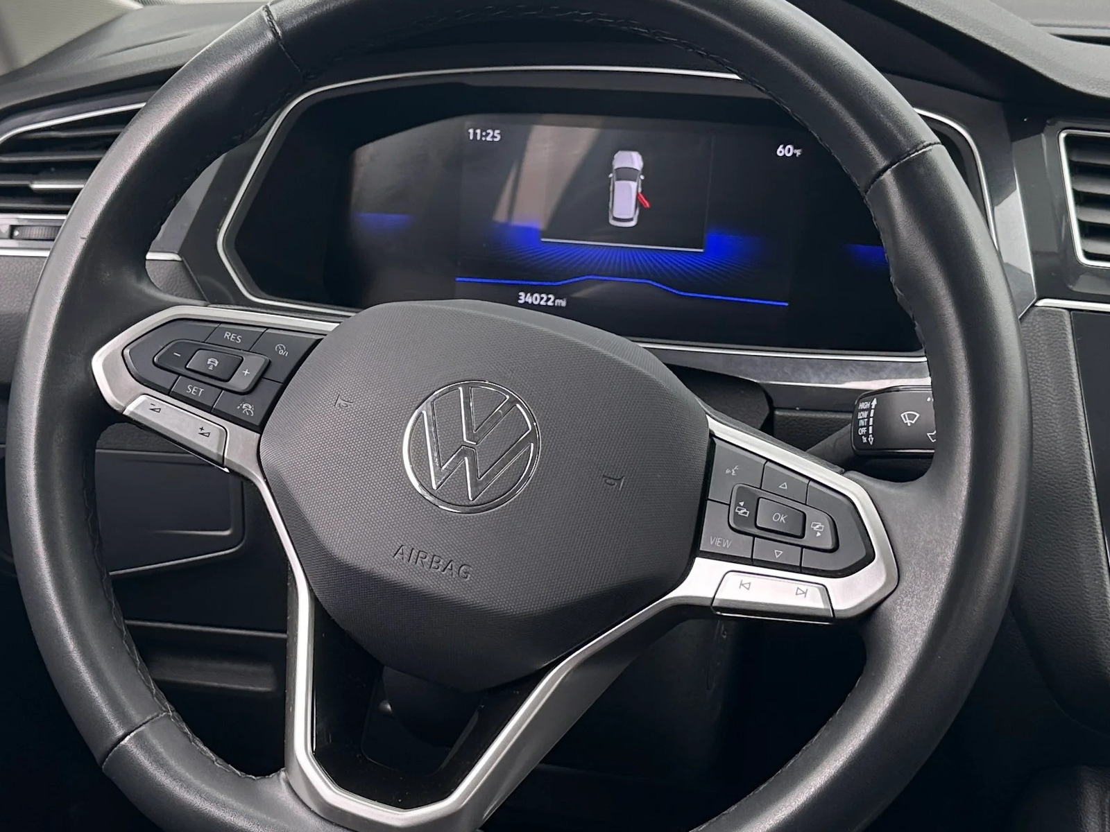 Thumbnail: 2024 Volkswagen Tiguan - 4