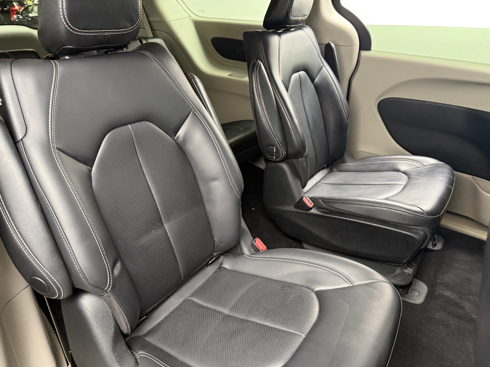 Thumbnail: 2023 Chrysler Pacifica - 5