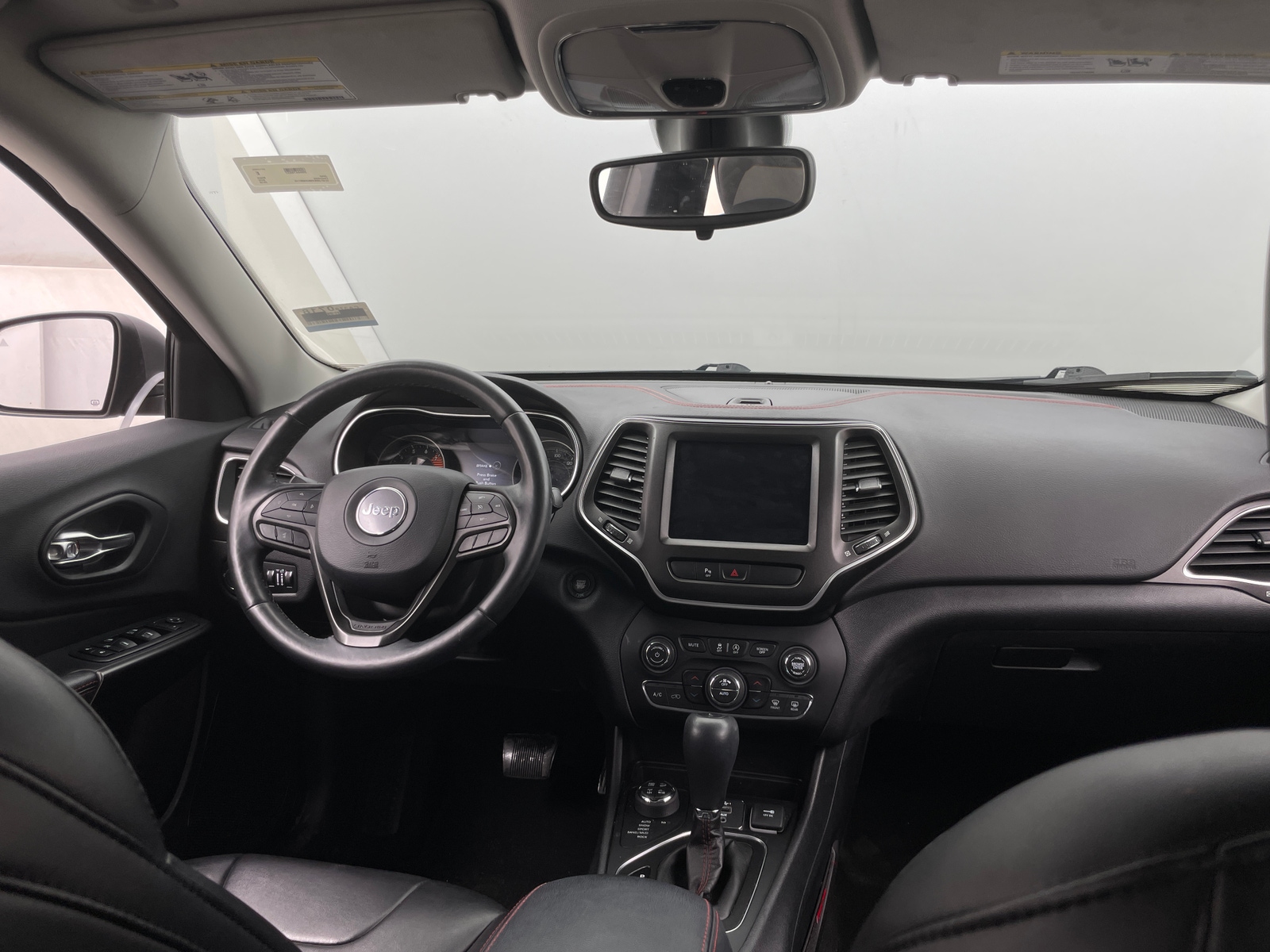 Thumbnail: 2019 Jeep Cherokee - 3