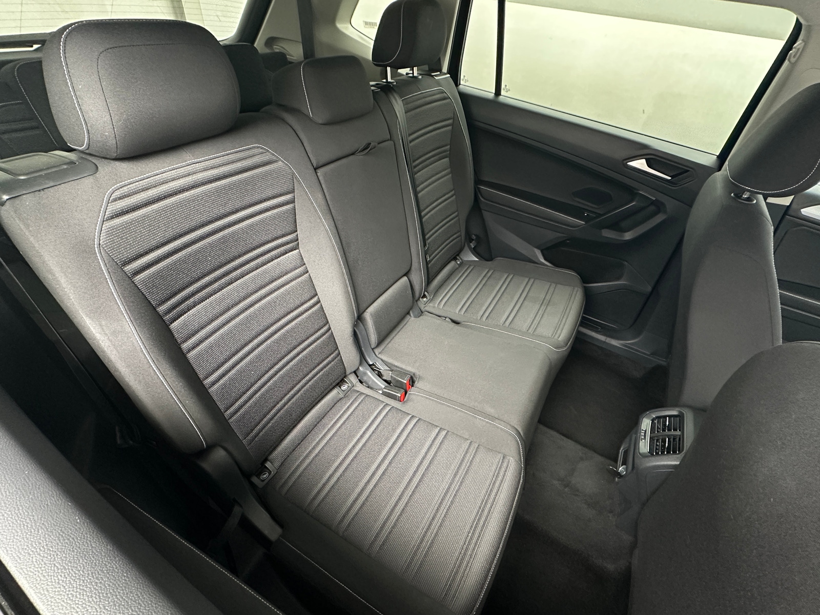 Thumbnail: 2024 Volkswagen Tiguan - 6