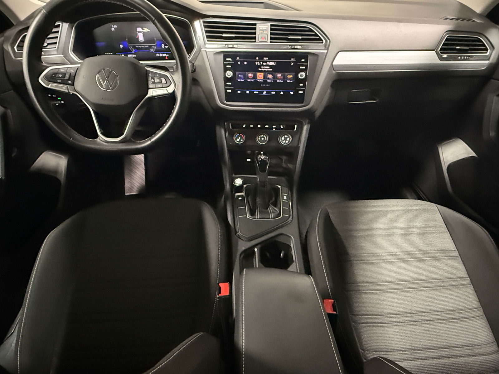 Thumbnail: 2024 Volkswagen Tiguan - 3