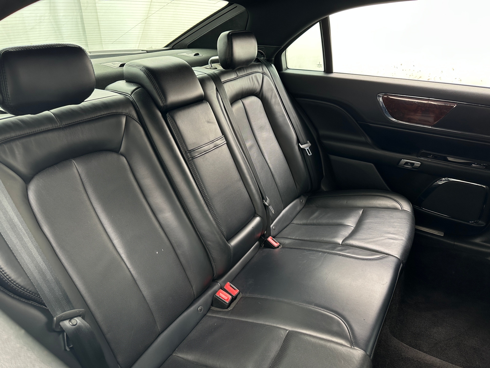 Thumbnail: 2017 Lincoln Continental - 5