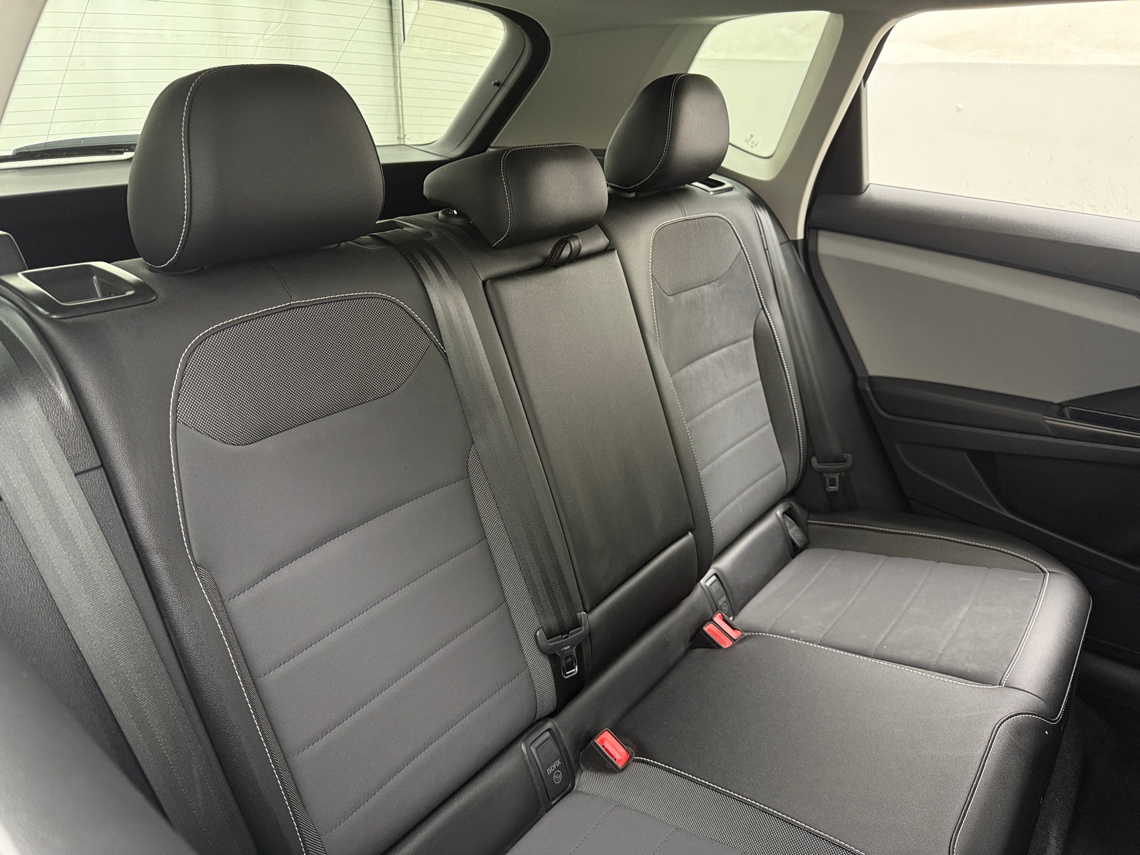 Thumbnail: 2022 Volkswagen Taos - 5