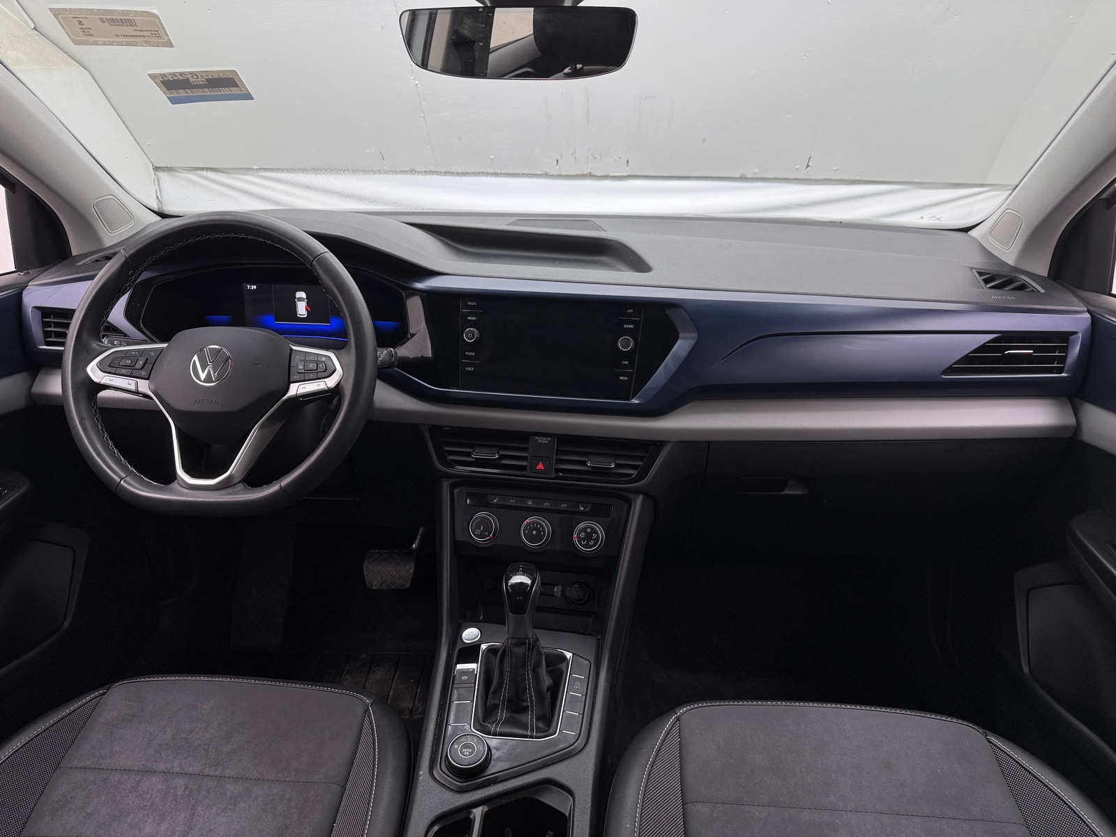 Thumbnail: 2022 Volkswagen Taos - 2