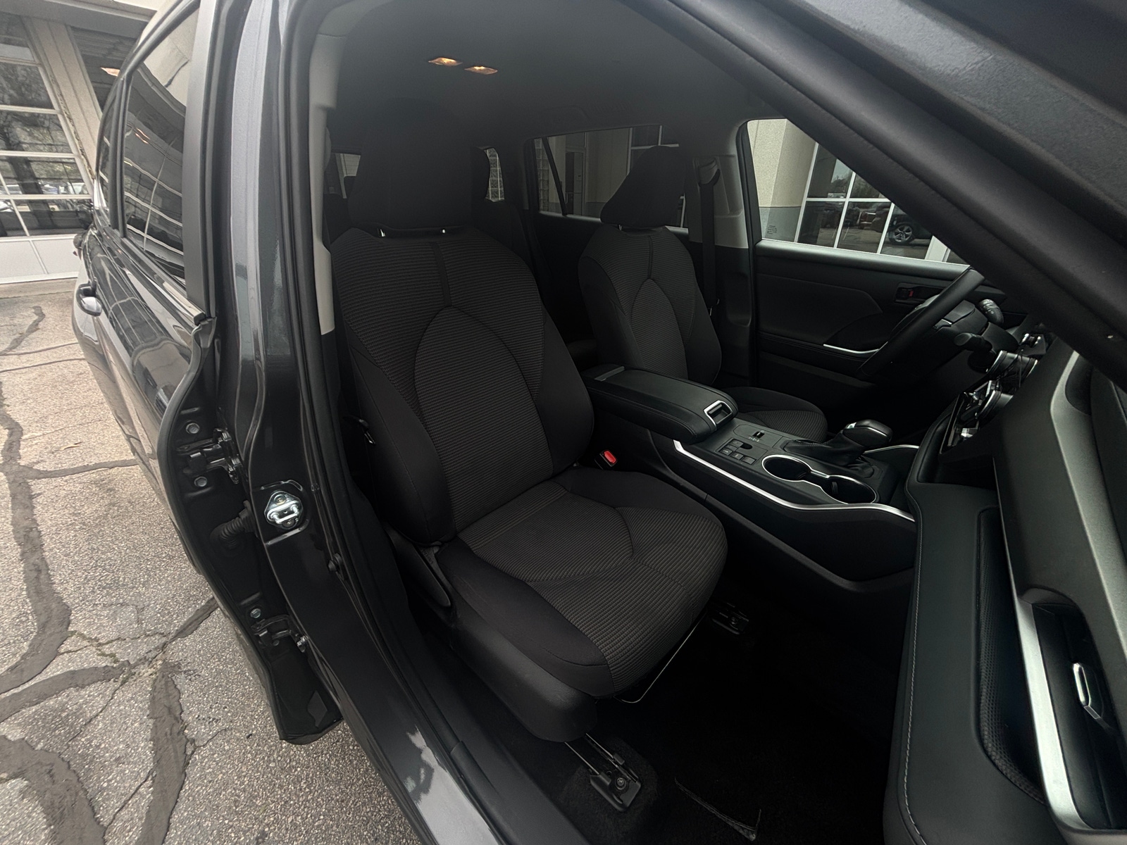 Thumbnail: 2025 Toyota Highlander - 2