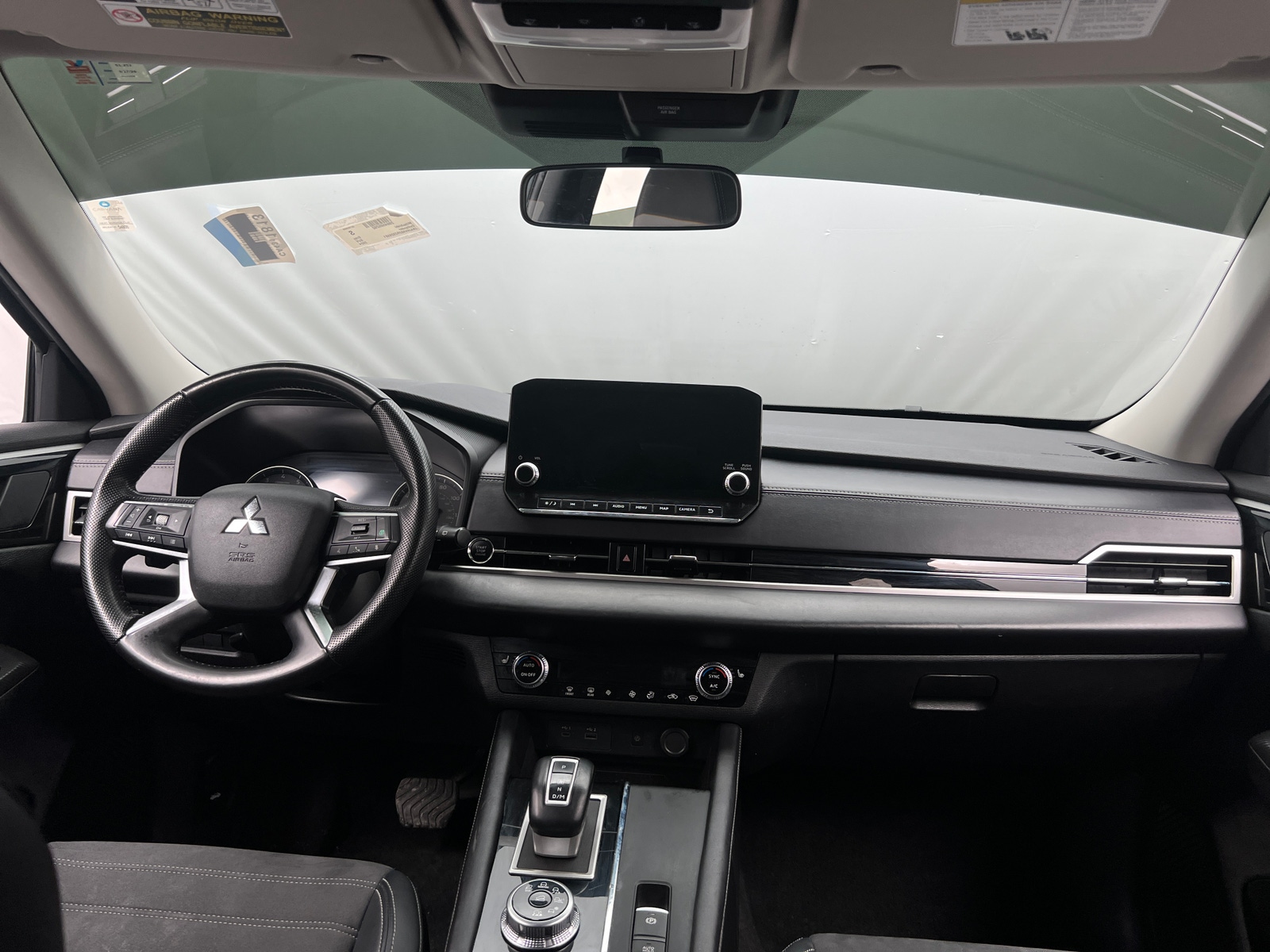 Thumbnail: 2024 Mitsubishi Outlander - 2