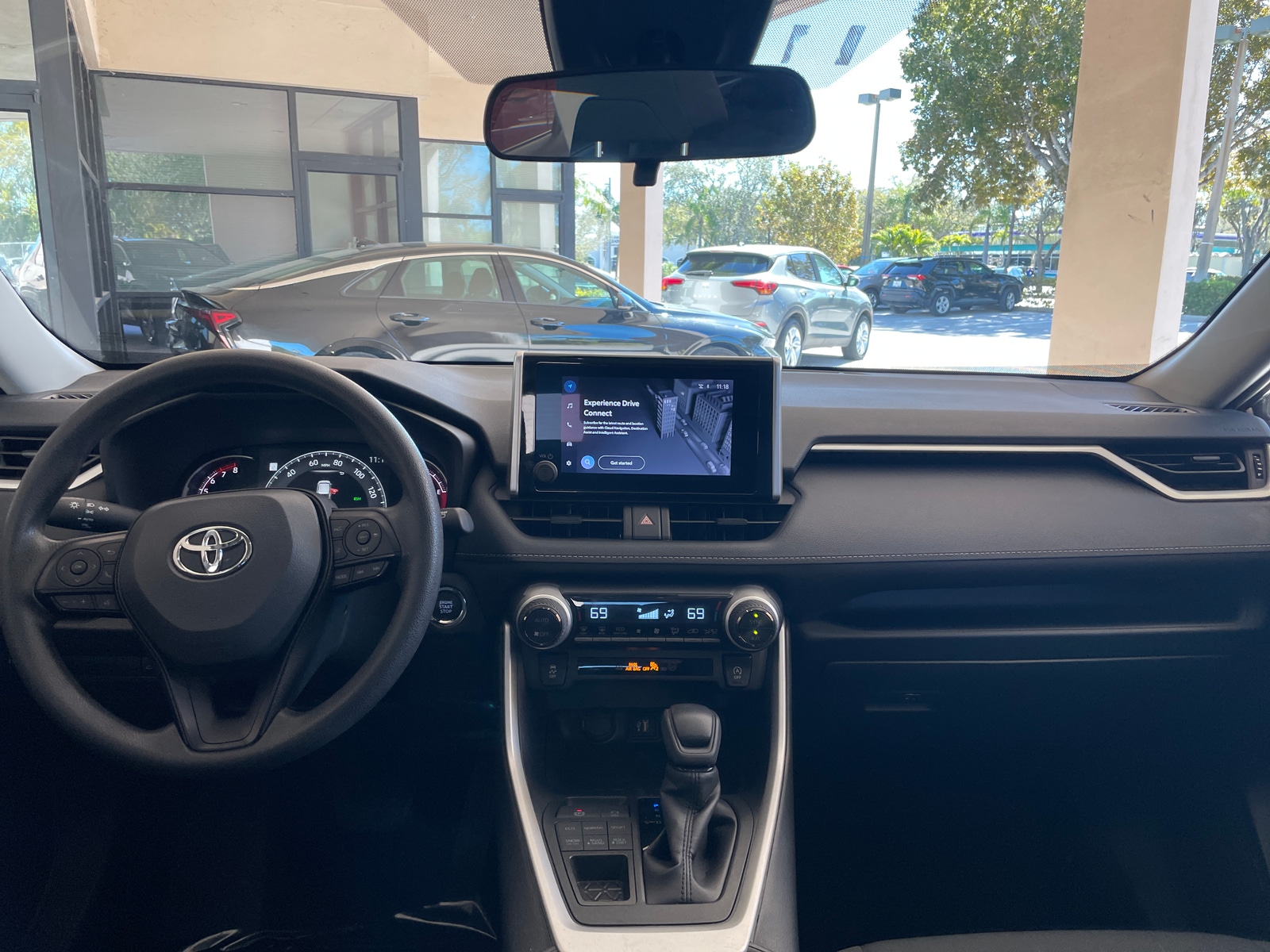 Thumbnail: 2025 Toyota RAV4 - 3