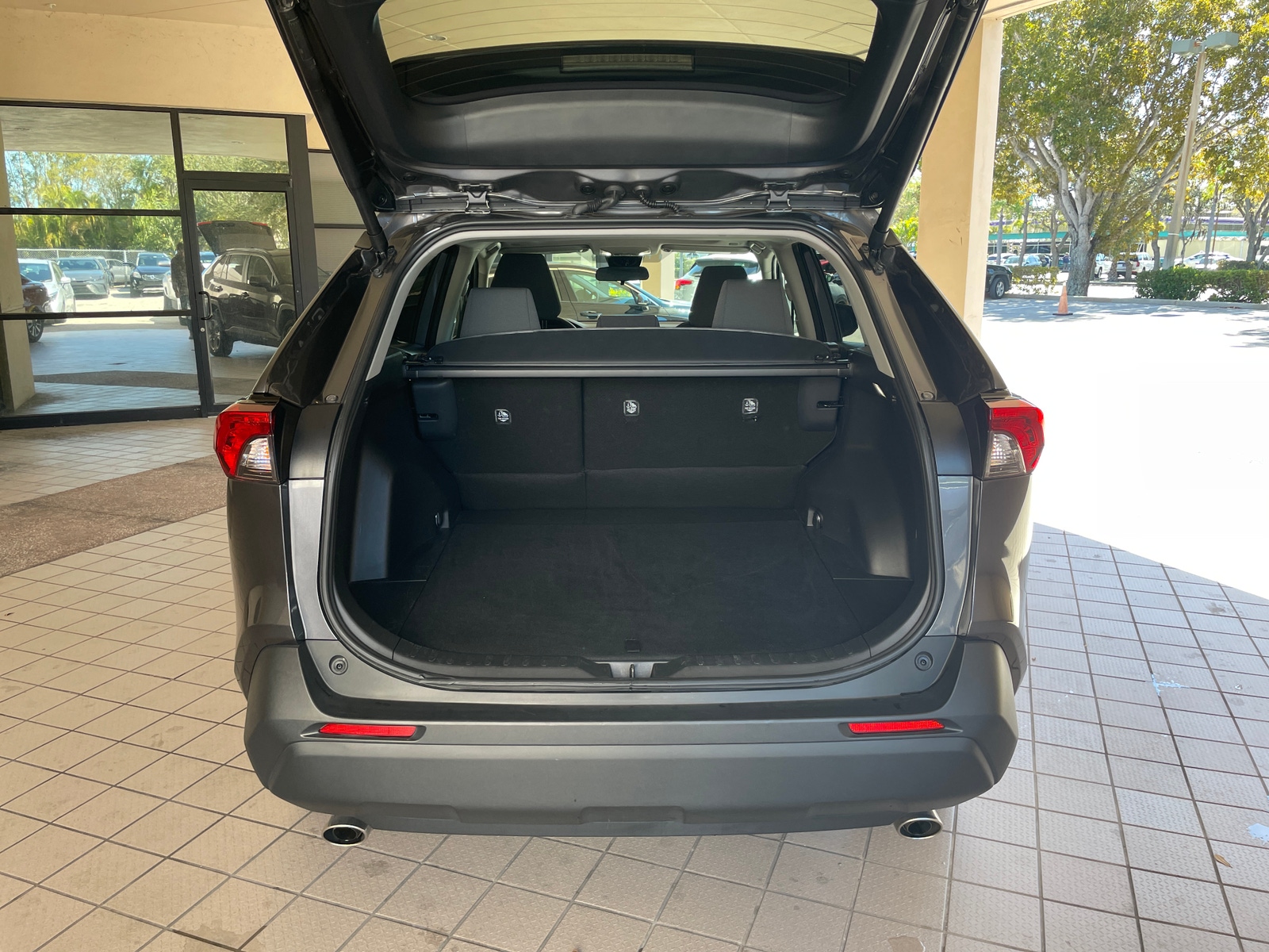 Thumbnail: 2025 Toyota RAV4 - 6