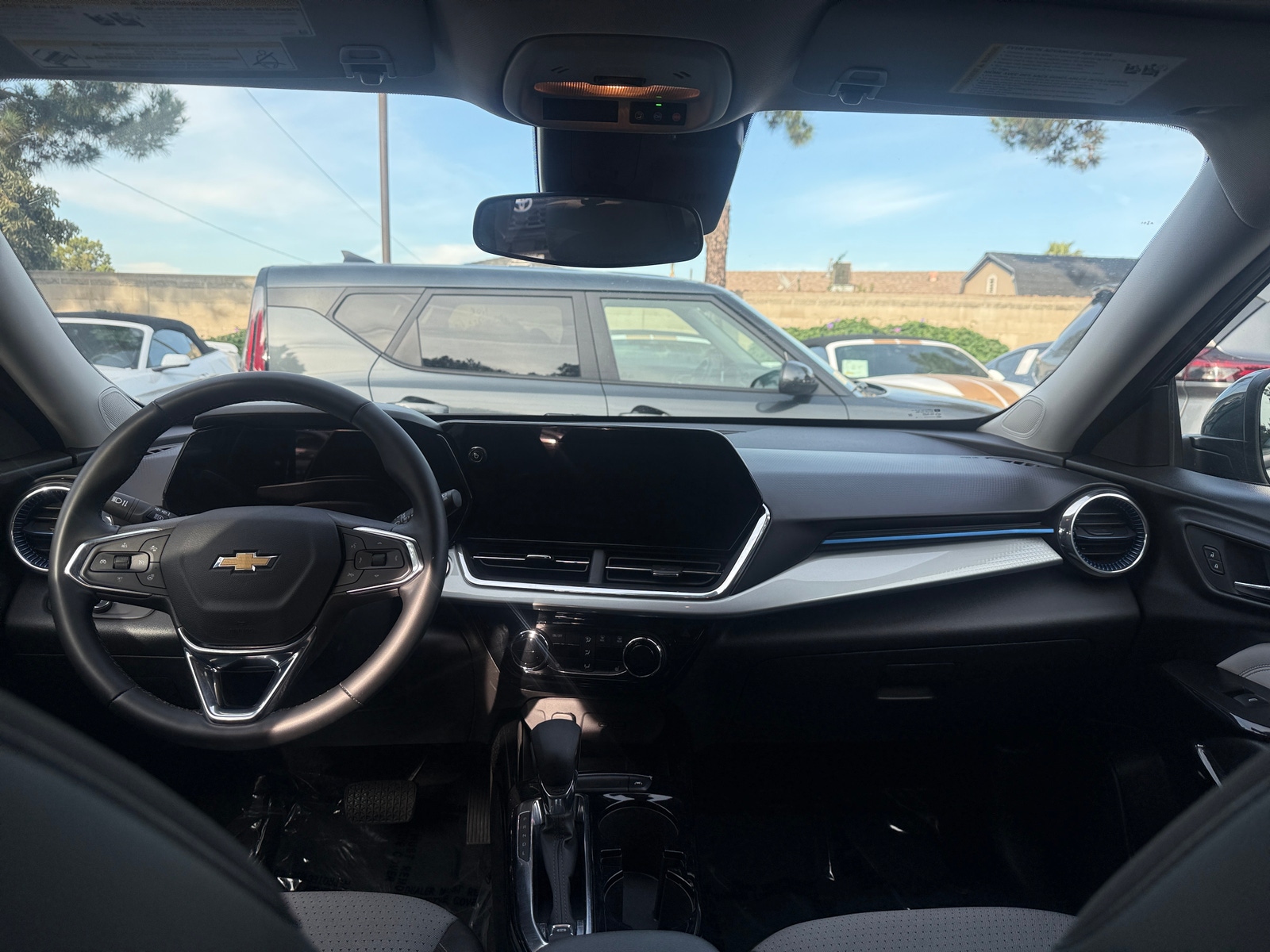 Thumbnail: 2025 Chevrolet Trax - 3