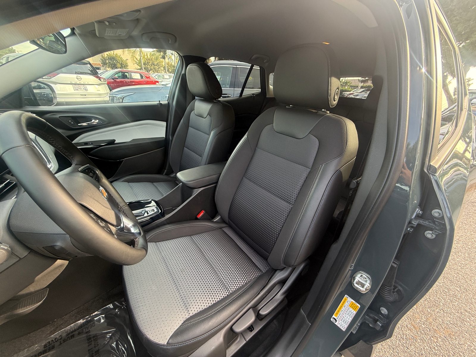 Thumbnail: 2025 Chevrolet Trax - 2