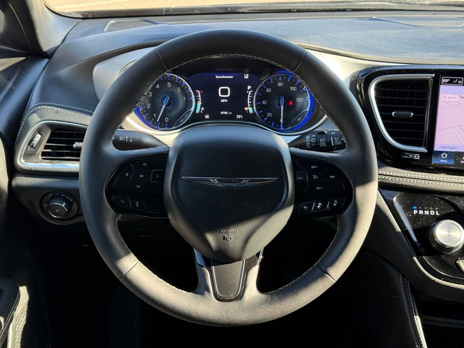 Thumbnail: 2025 Chrysler Pacifica - 5