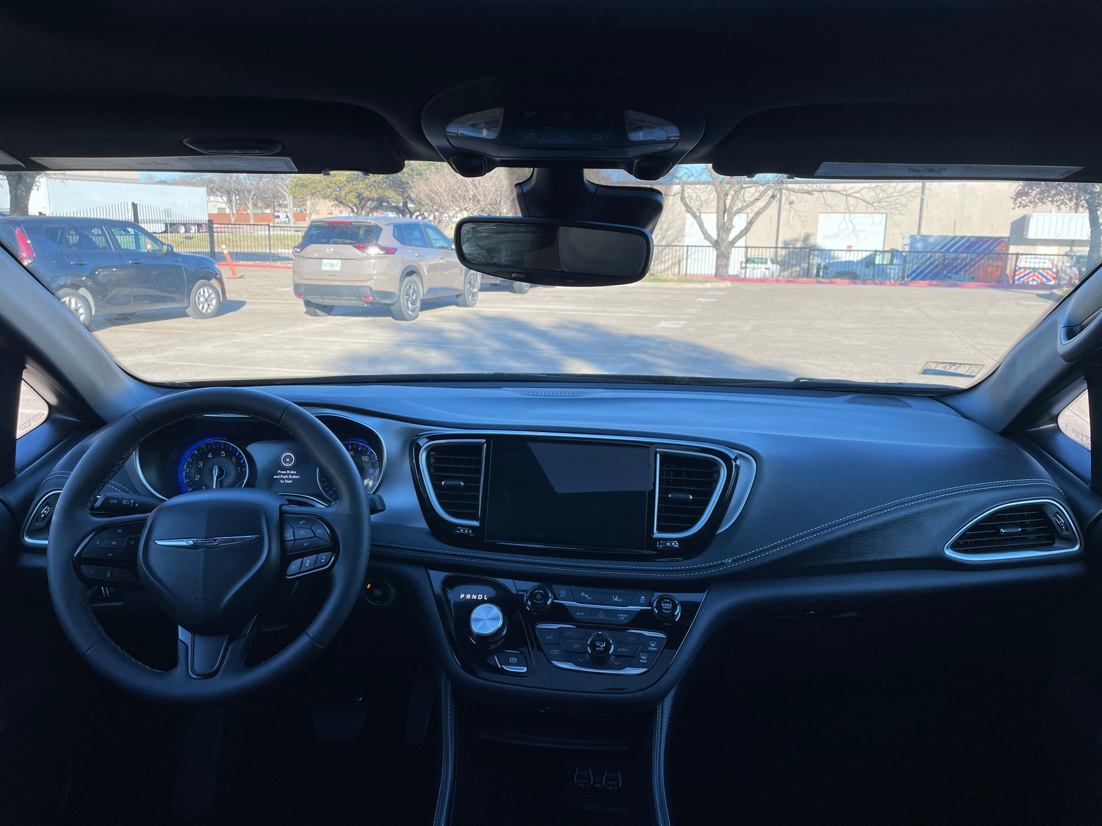 Thumbnail: 2025 Chrysler Pacifica - 3