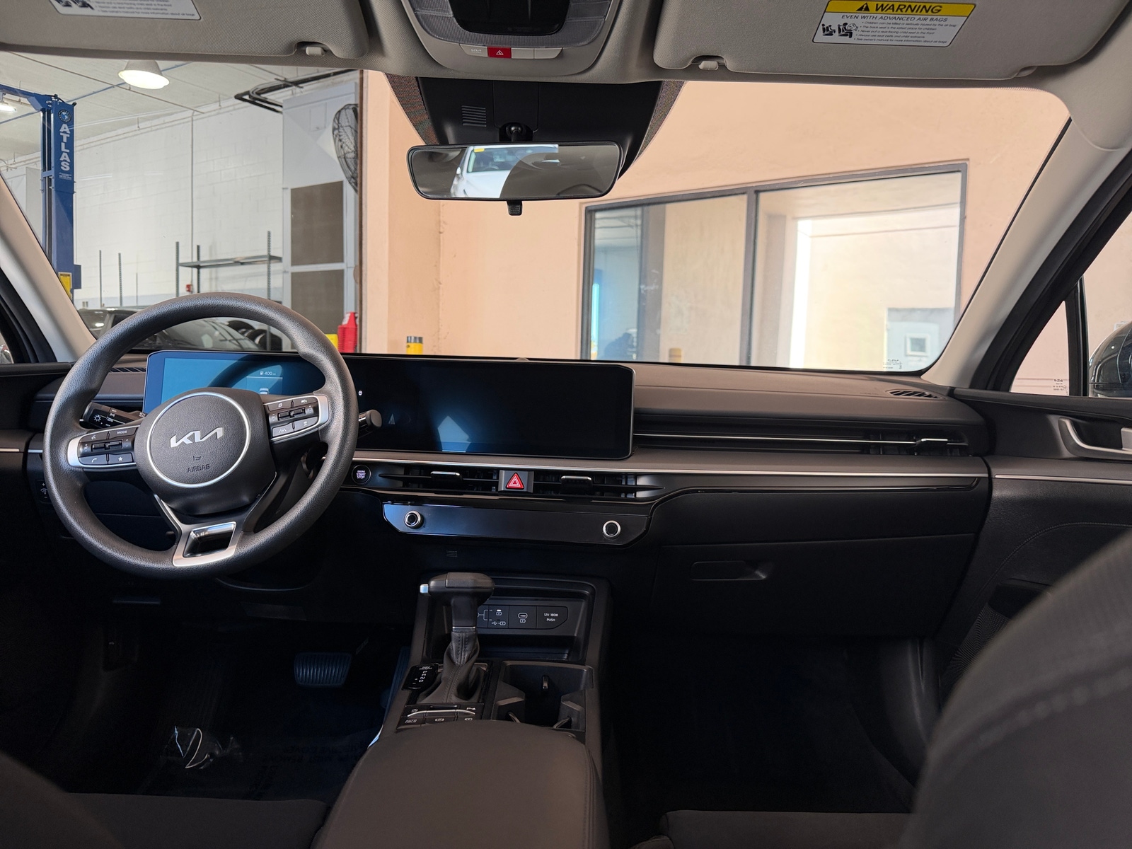 Thumbnail: 2025 Kia K5 - 3