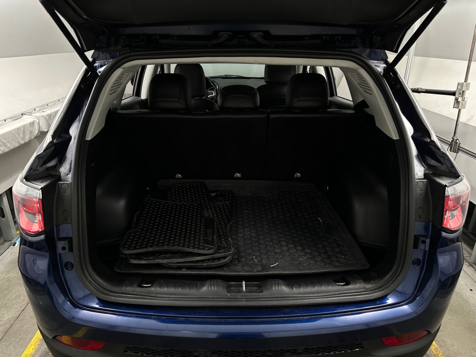 Thumbnail: 2020 Jeep Compass - 7