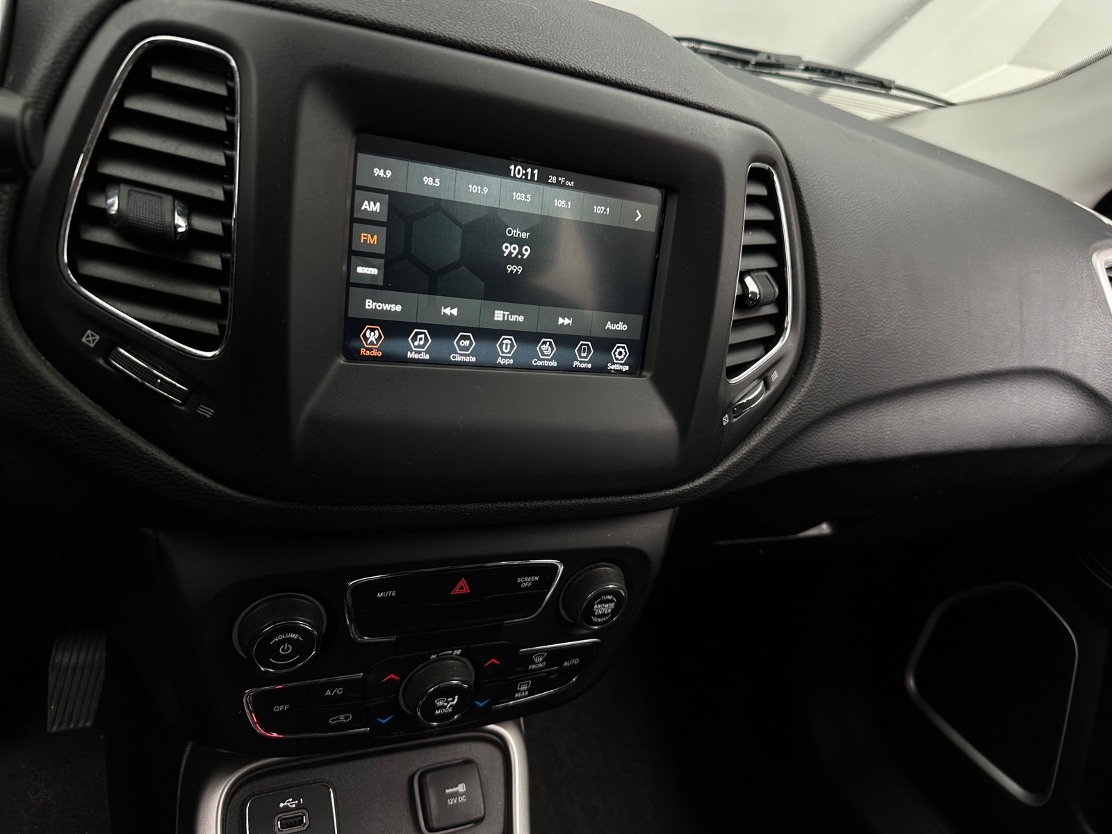 Thumbnail: 2020 Jeep Compass - 4