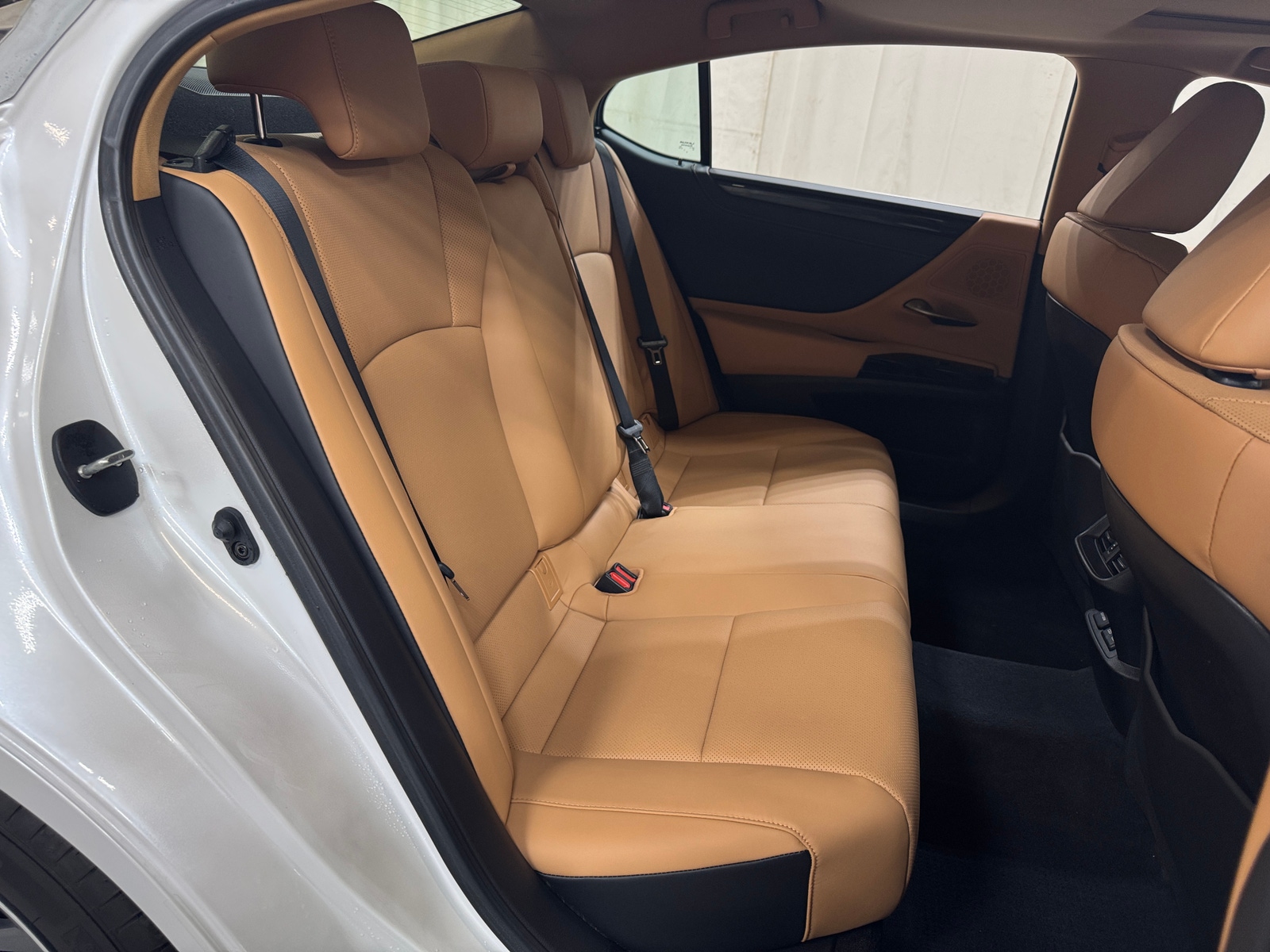 Thumbnail: 2025 Lexus ES - 6