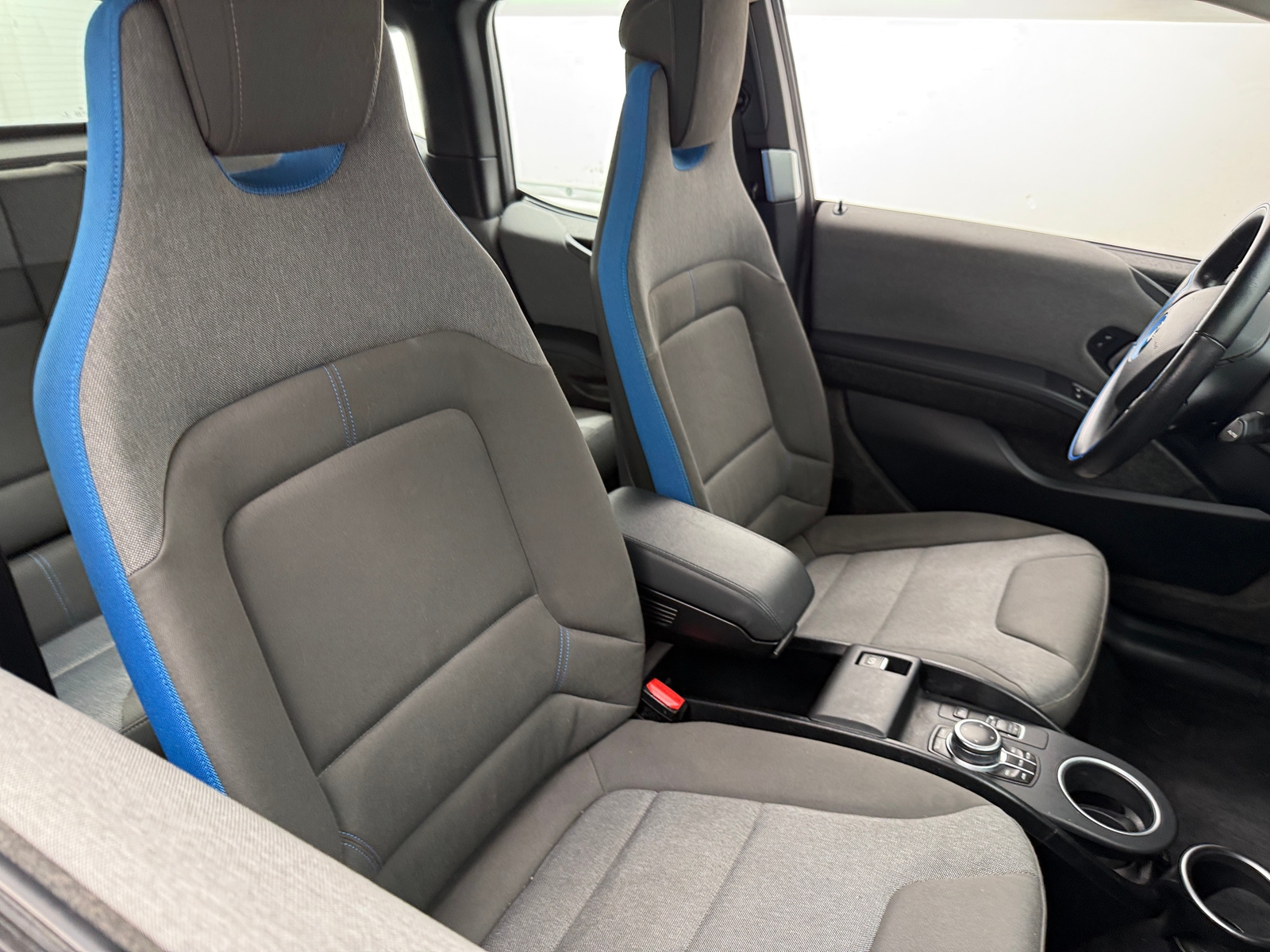 Thumbnail: 2019 BMW i3 - 2