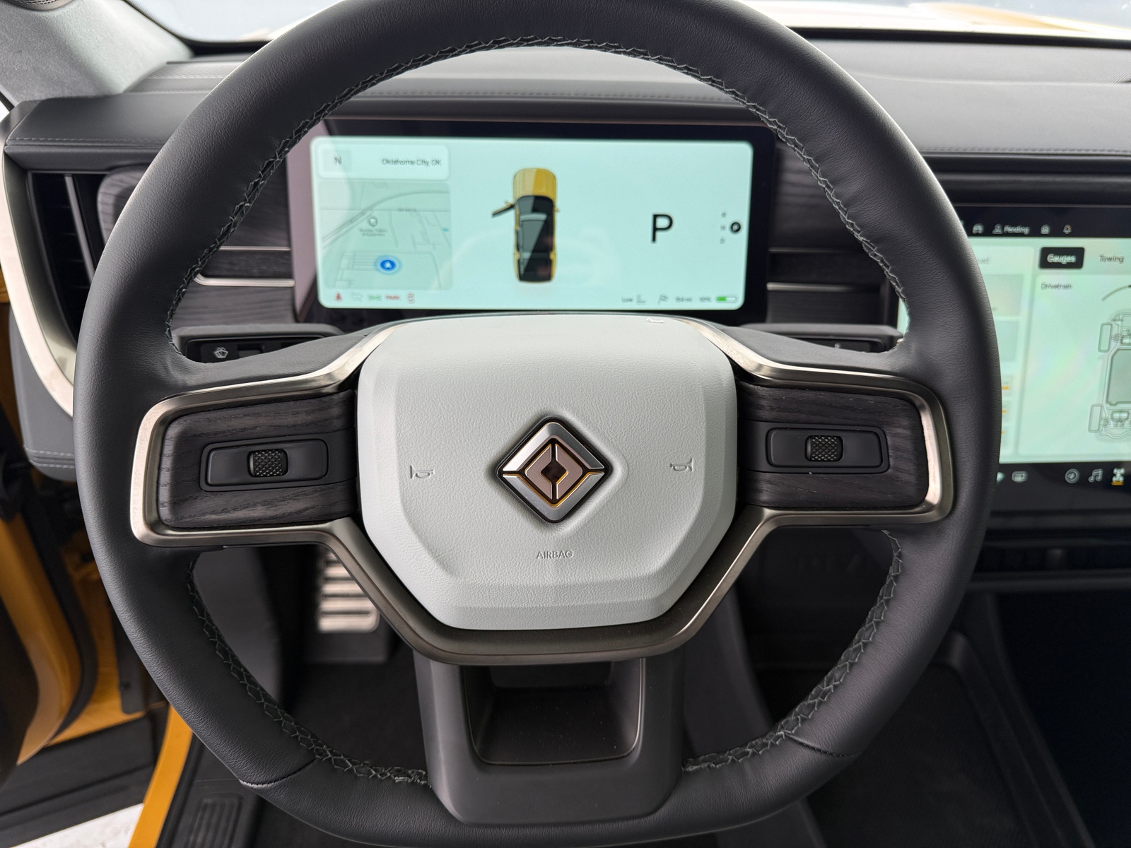 Thumbnail: 2023 Rivian R1S - 4