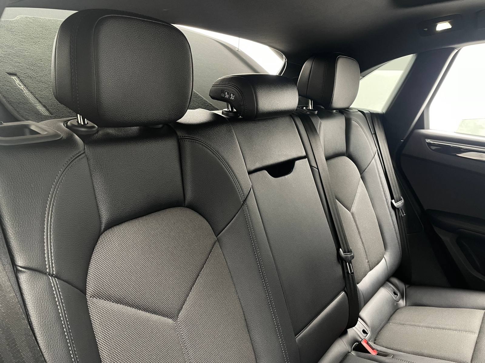 Thumbnail: 2023 Porsche Macan - 5