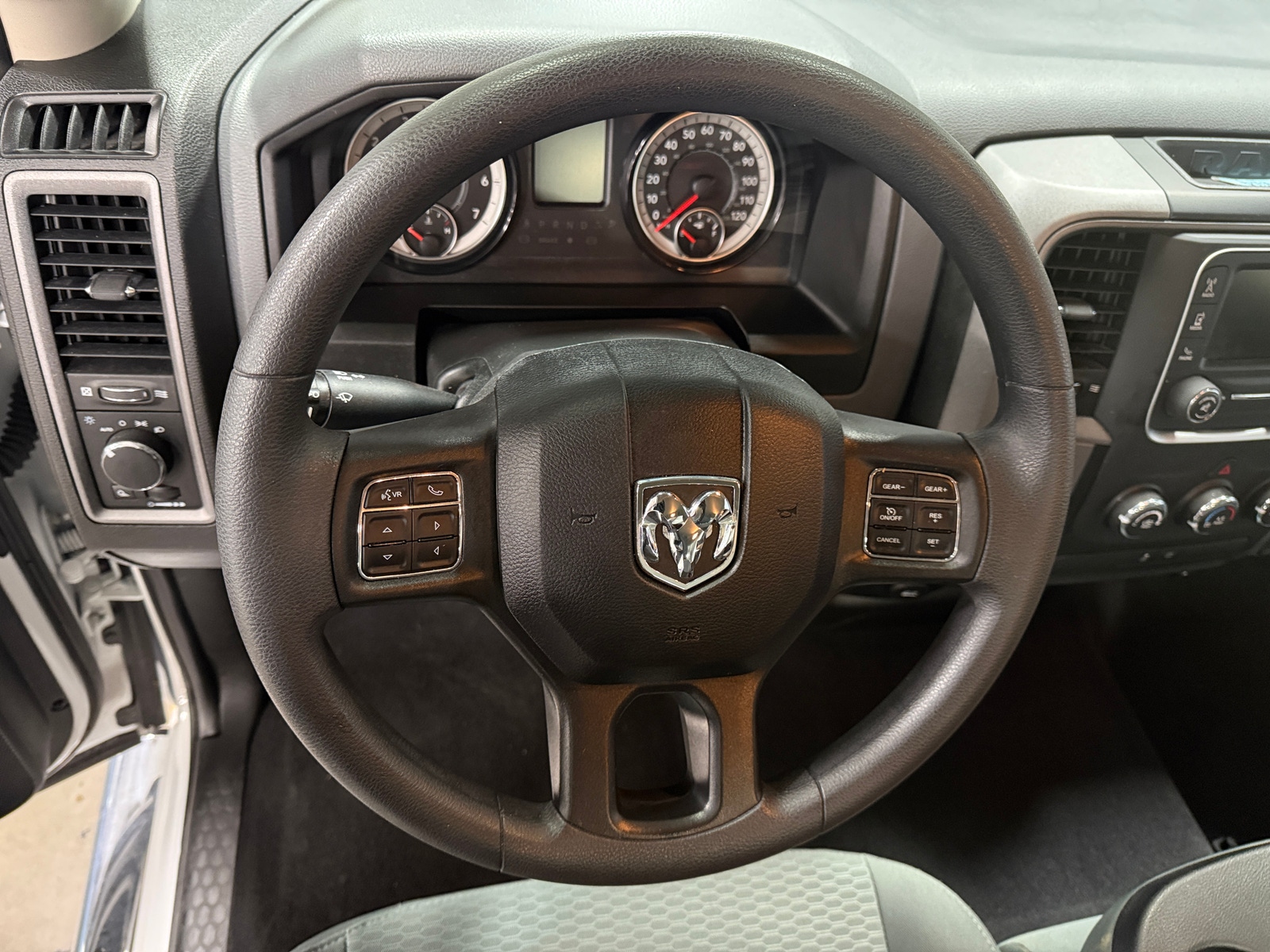 Thumbnail: 2020 RAM 1500 Classic - 5